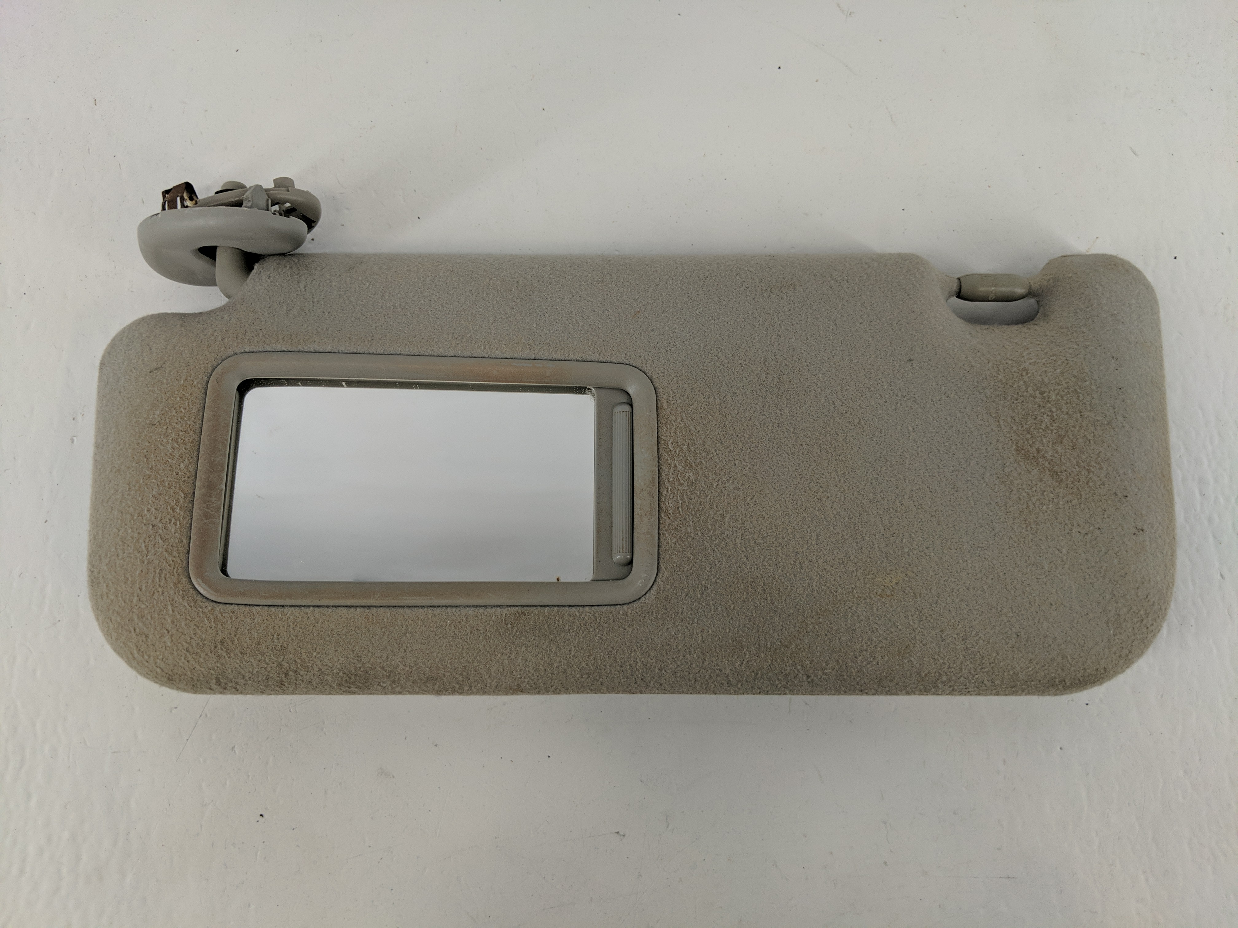 2008 Chevrolet Trailblazer Passenger Sun Visor Mirror Right Sunvisor 1096513 - Oemusedautoparts1.com