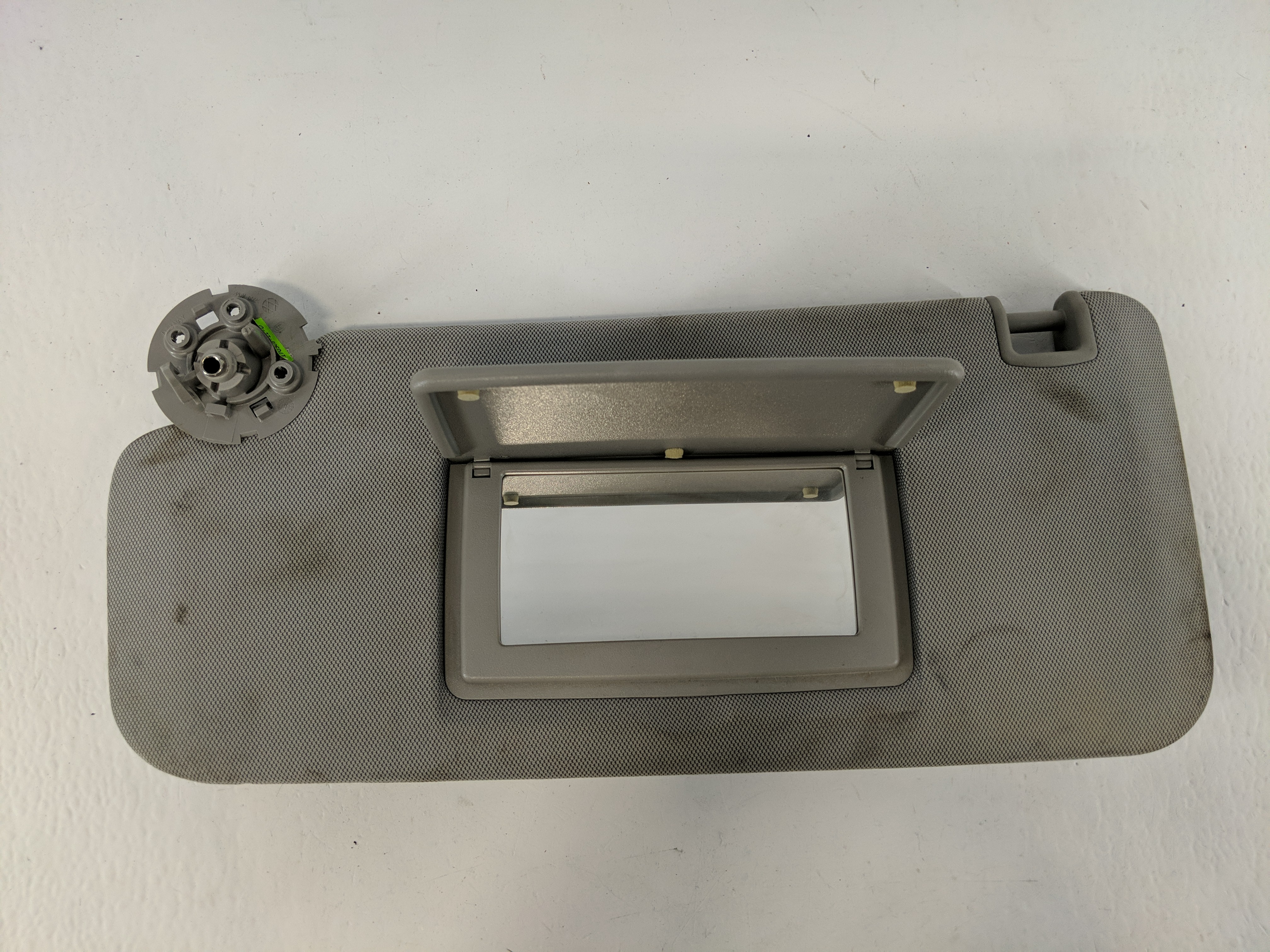 2017-2021 Chevrolet Trax Driver Sun Visor Mirror Left Sunvisor Grey 1096514 - Oemusedautoparts1.com