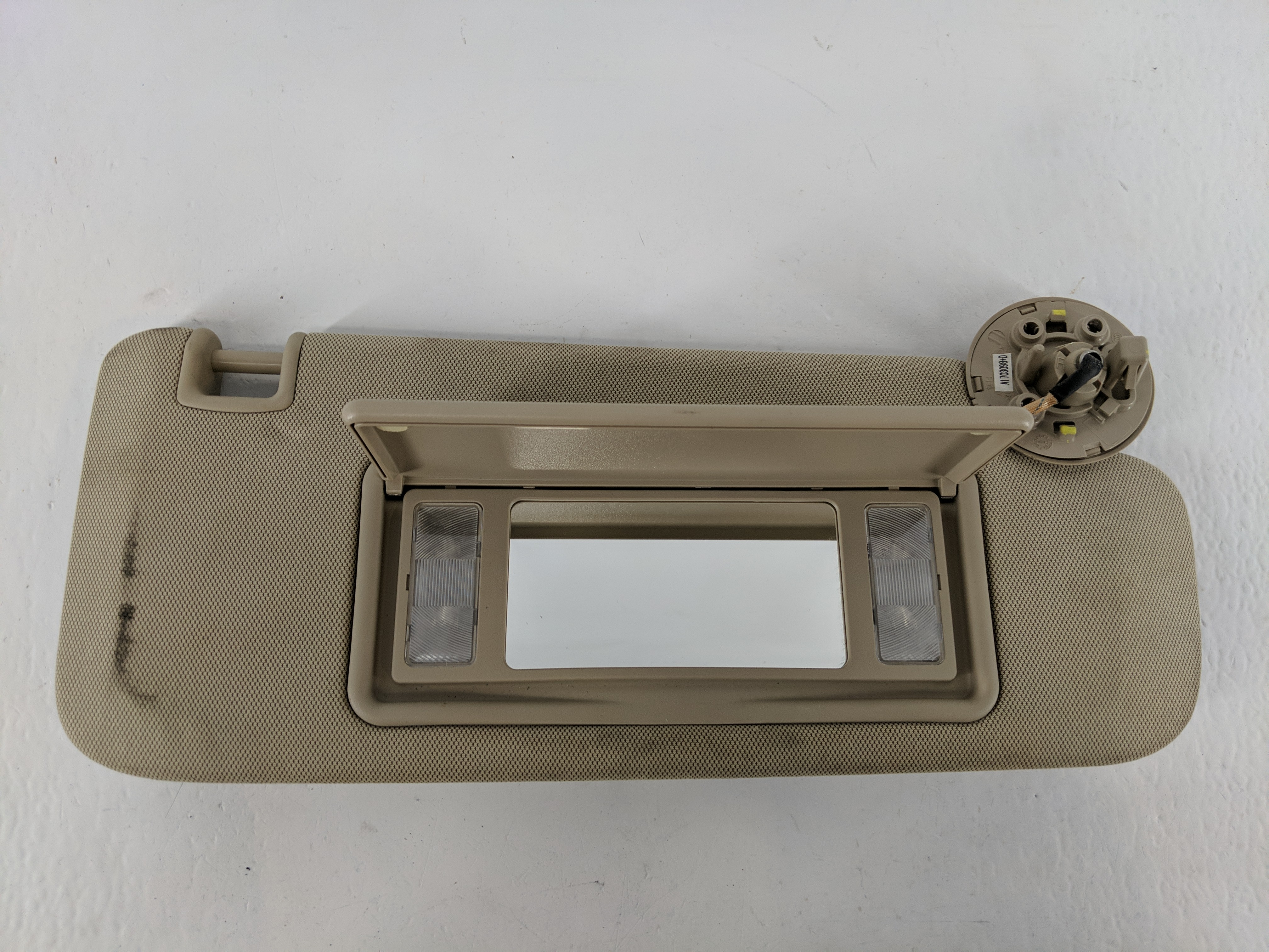 2016-2020 Buick Envision Passenger Sun Visor Mirror Right Sunvisor 1096519 - Oemusedautoparts1.com