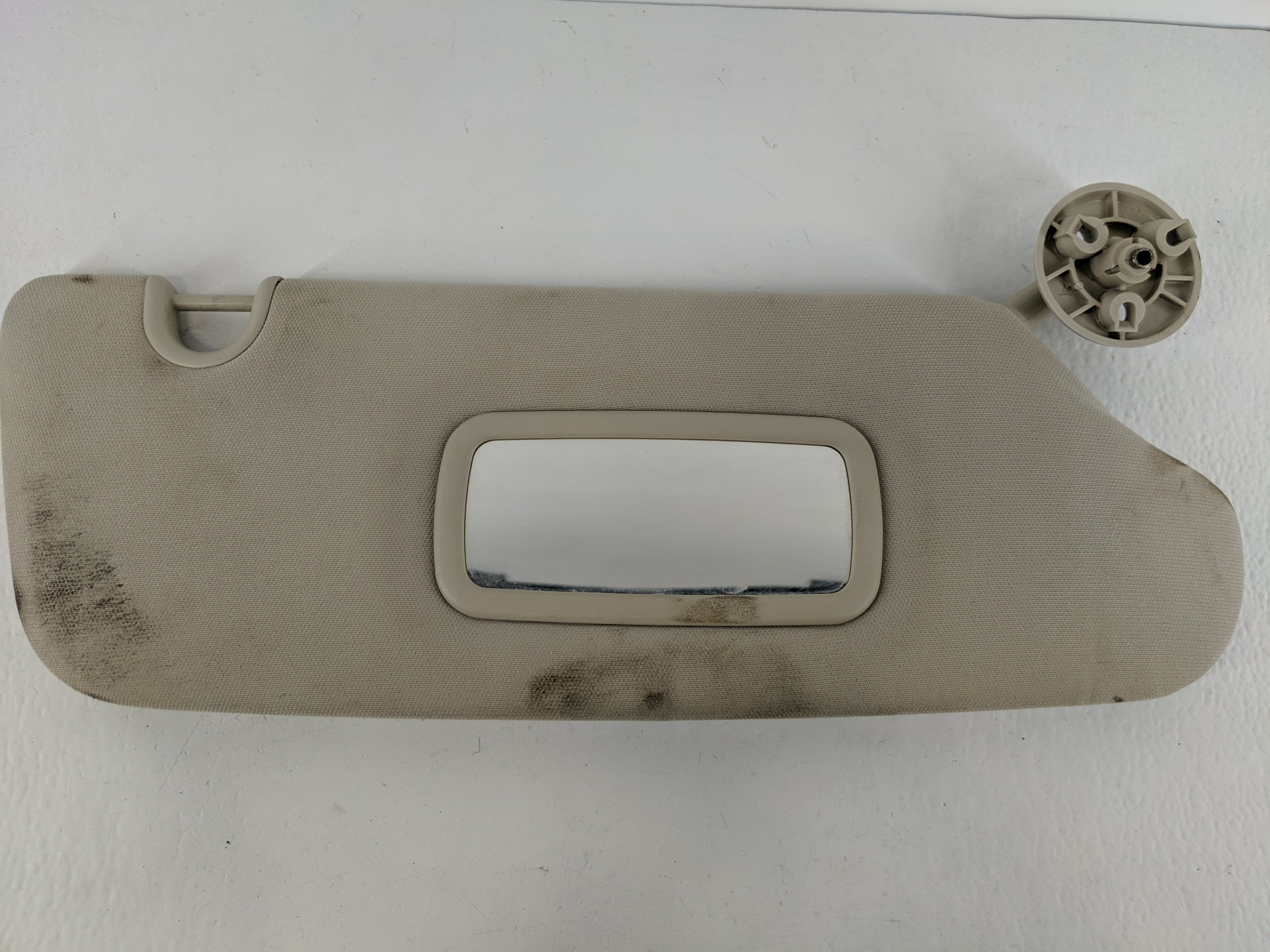 Dodge Caravan Passenger Sun Visor Mirror Right Sunvisor Light Beige 1096520 - Oemusedautoparts1.com