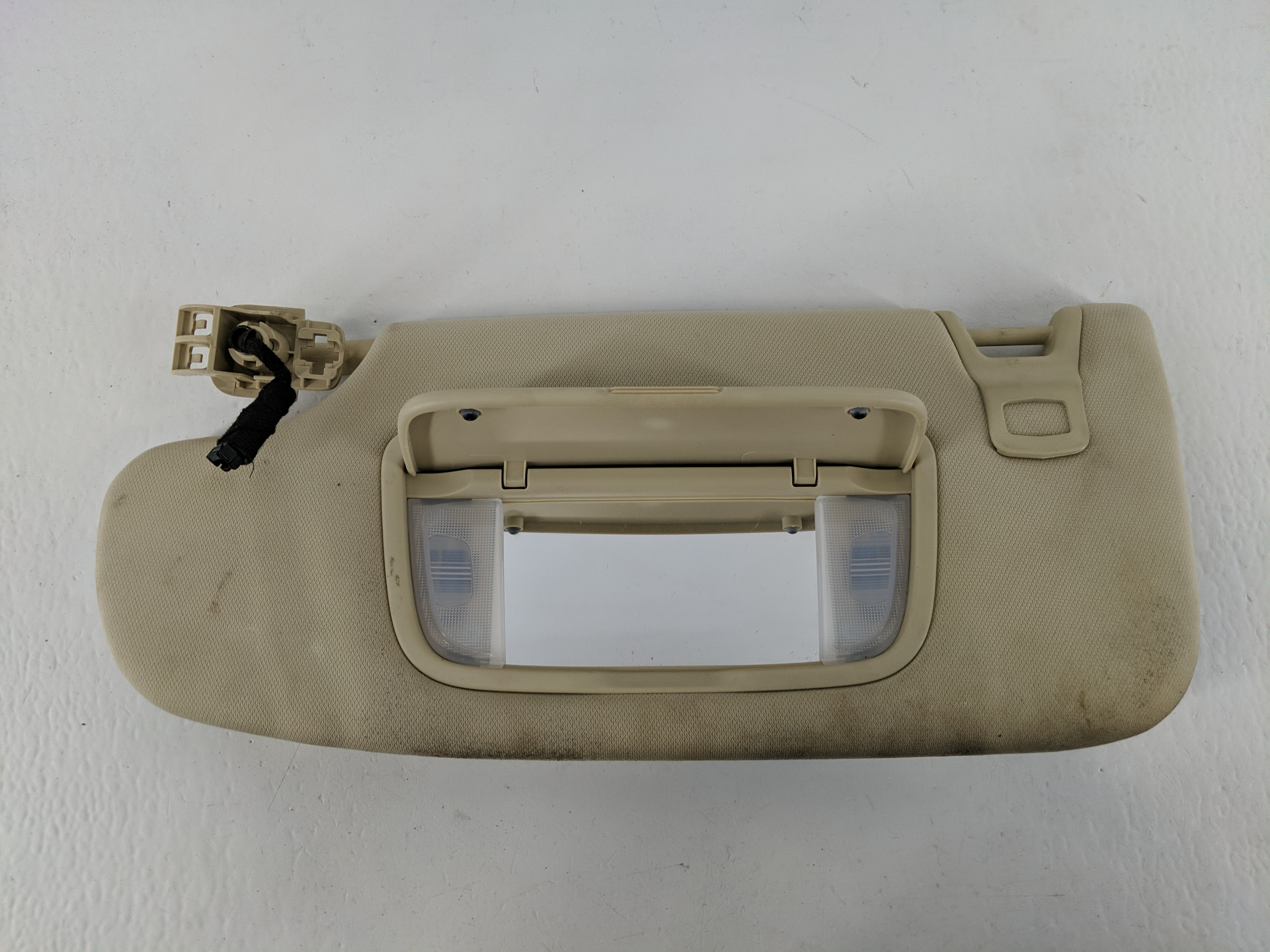2013-2014 Ford Fusion Driver Sun Visor Mirror Left Sunvisor Light Tan 1096521 - Oemusedautoparts1.com