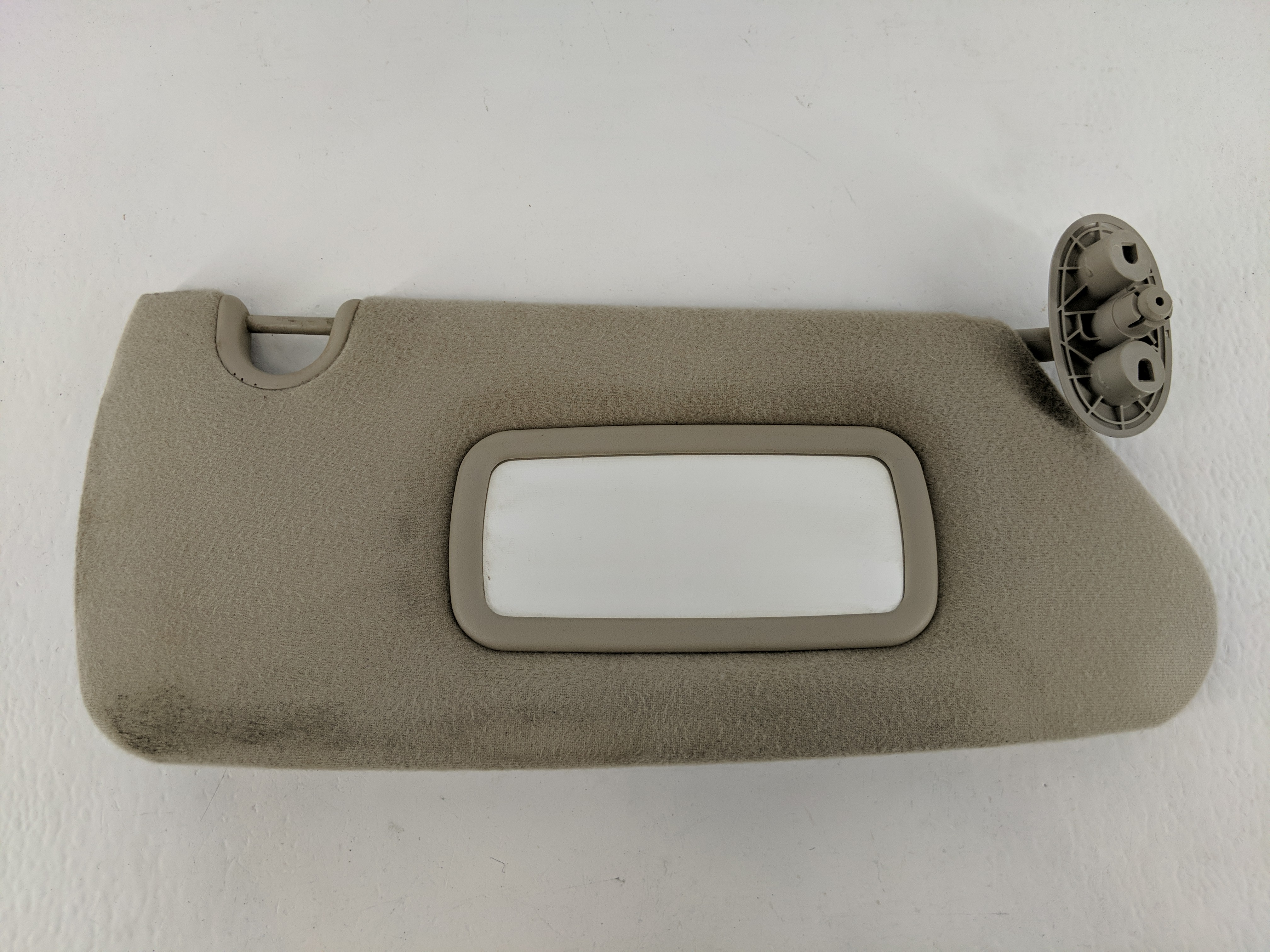 2005-2011 Dodge Dakota Passenger Sun Visor Mirror Right Sunvisor Beige 1096524 - Oemusedautoparts1.com