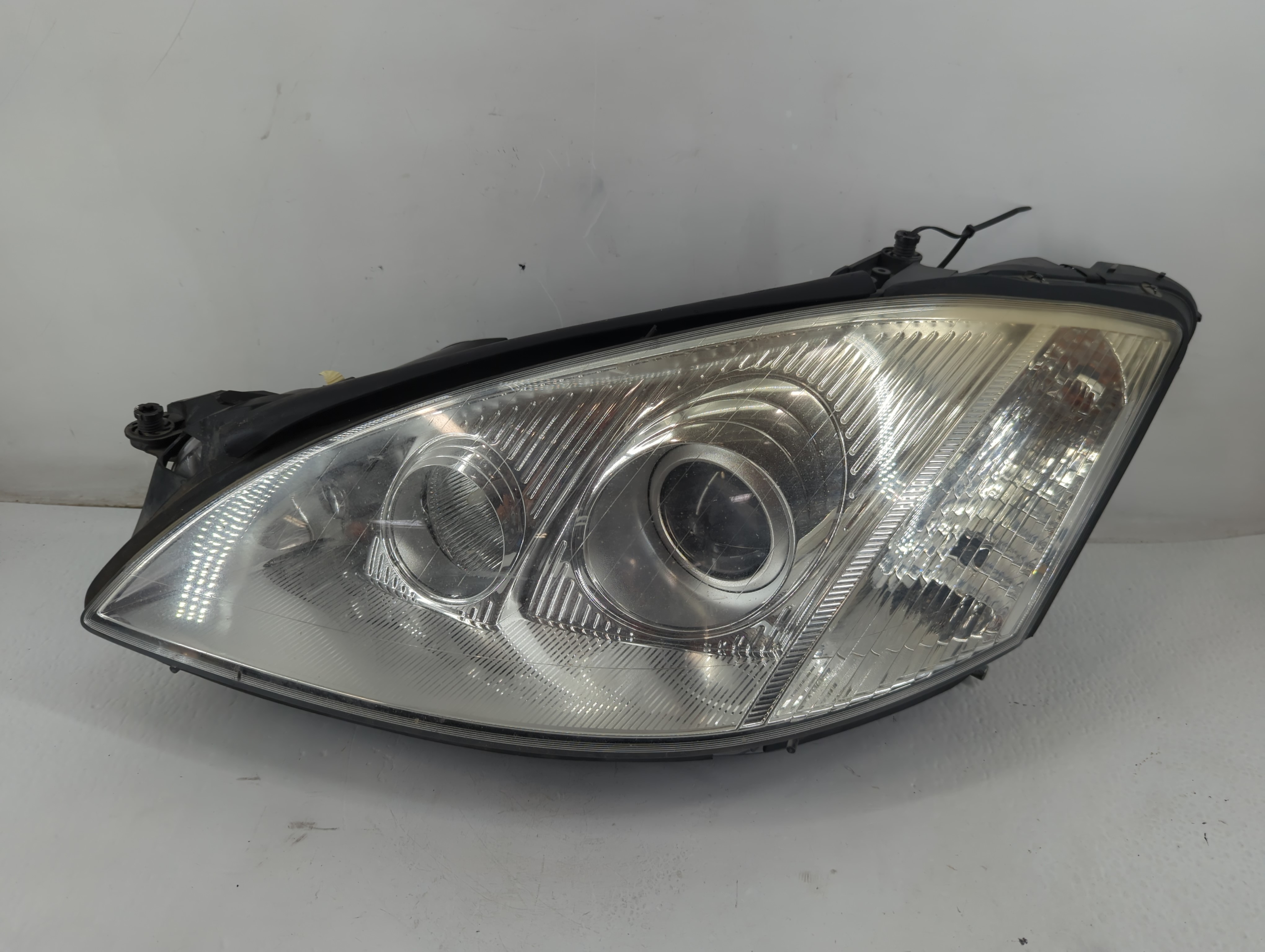 2007-2007 Mercedes-benz S600 Driver Left Oem Head Light Headlight Lamp 1096529 - Oemusedautoparts1.com