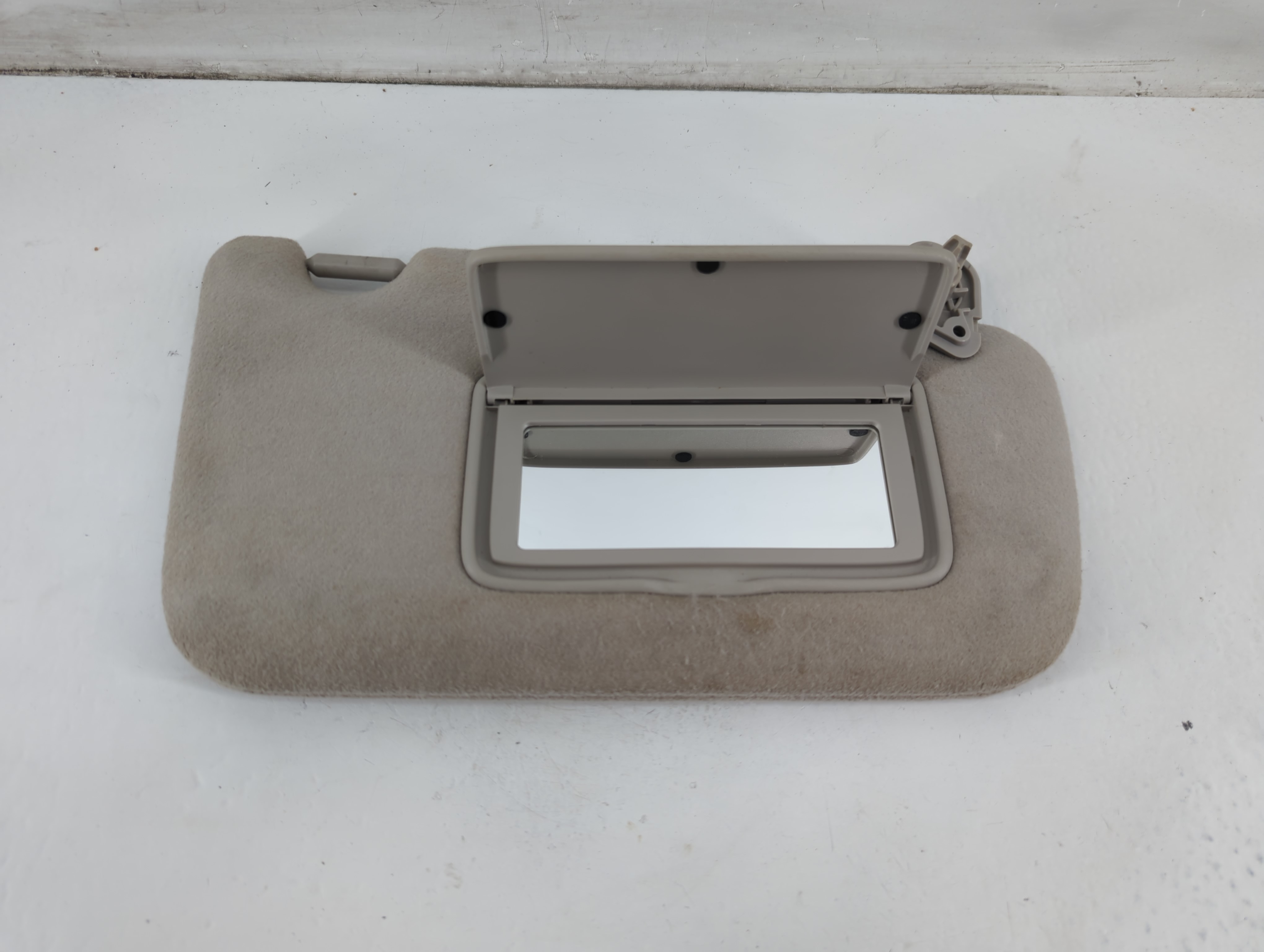 2013-2019 Nissan Sentra Driver Sun Visor Mirror Left Sunvisor Grey 1096543 - Oemusedautoparts1.com