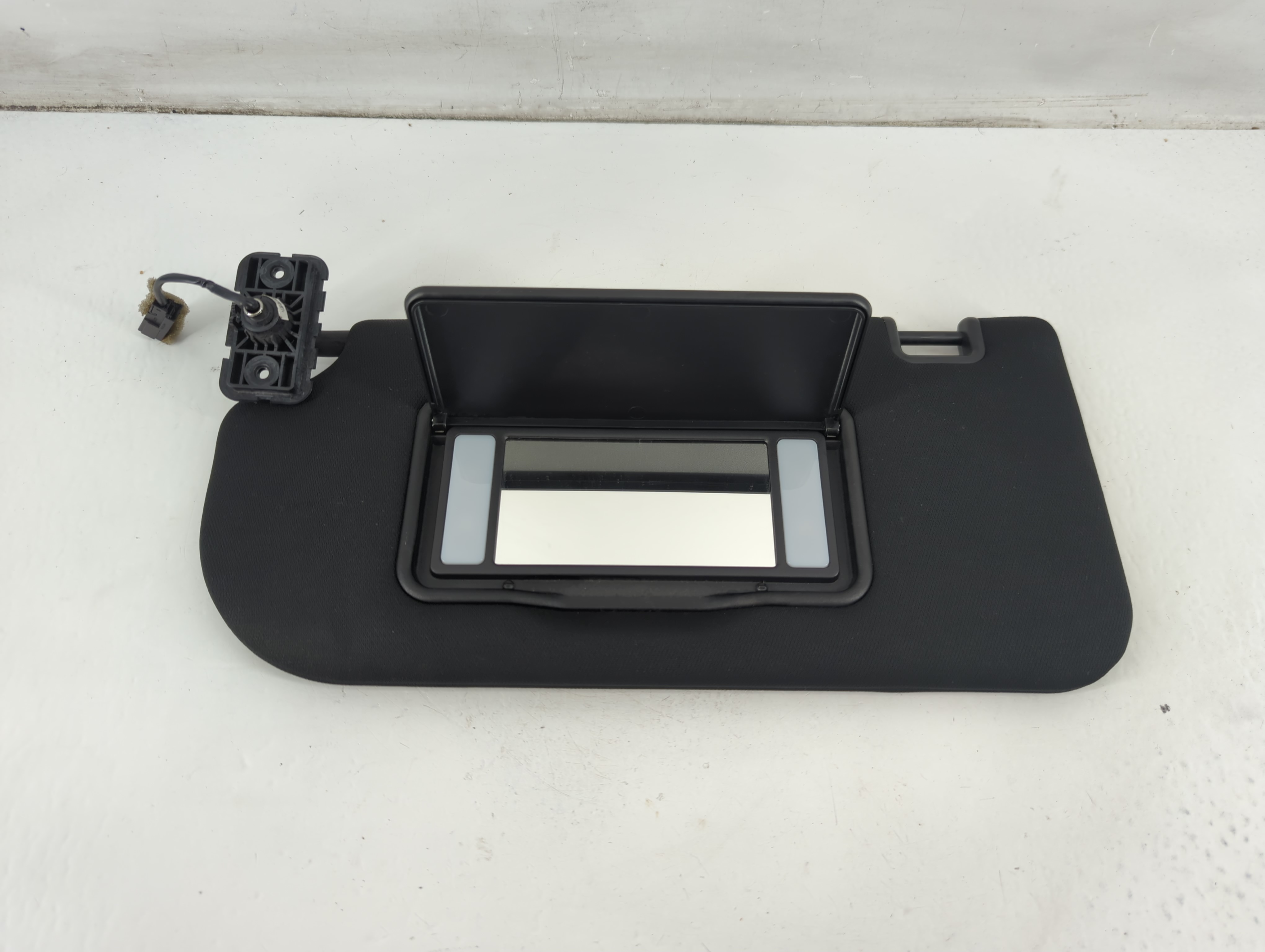 2015-2019 Lincoln Mkc Passenger Sun Visor Mirror Right Sunvisor Black 1096549 - Oemusedautoparts1.com