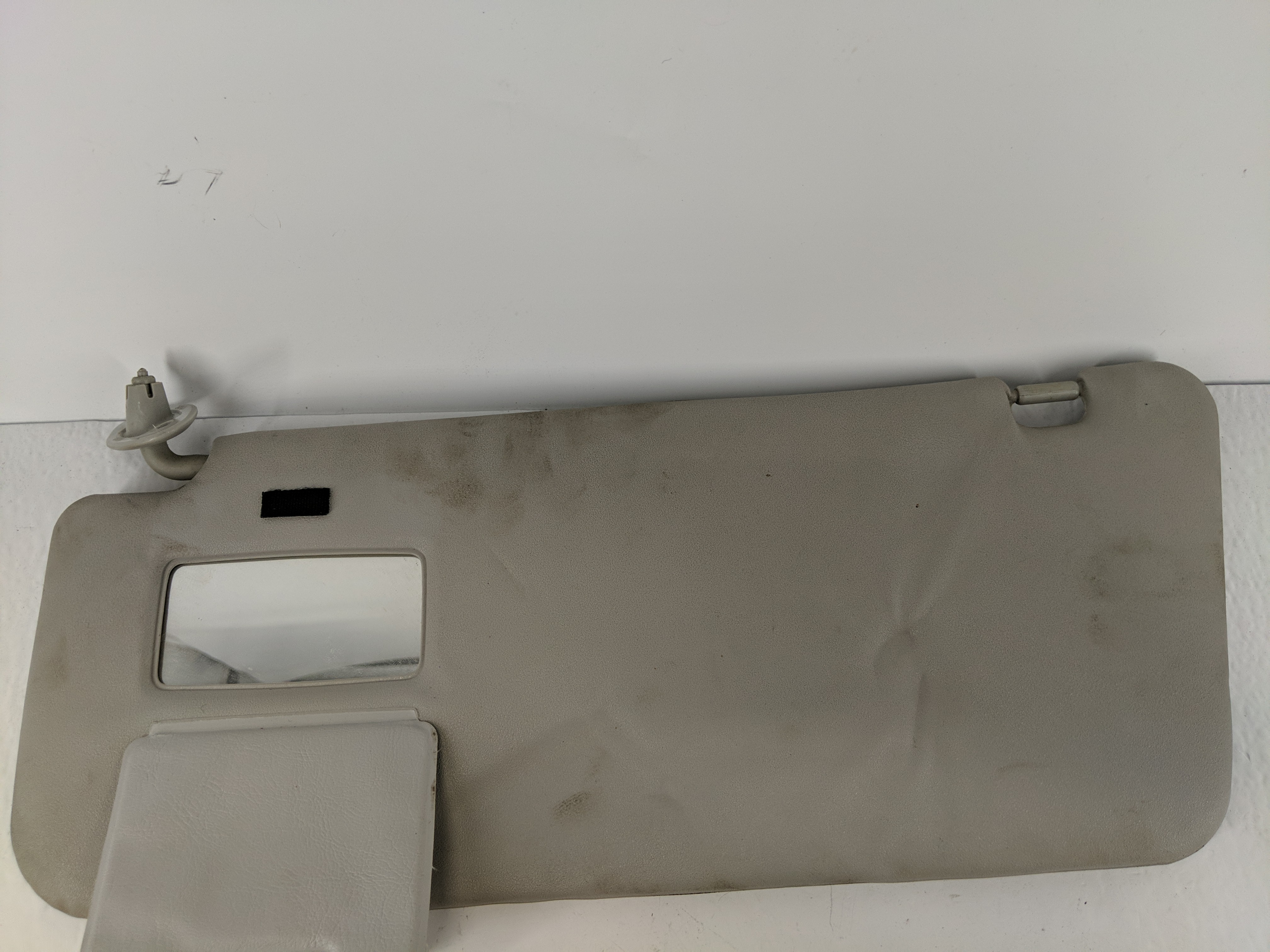 2004-2006 Scion Xb Driver Sun Visor Mirror Left Sunvisor Pale Grey 1096574 - Oemusedautoparts1.com