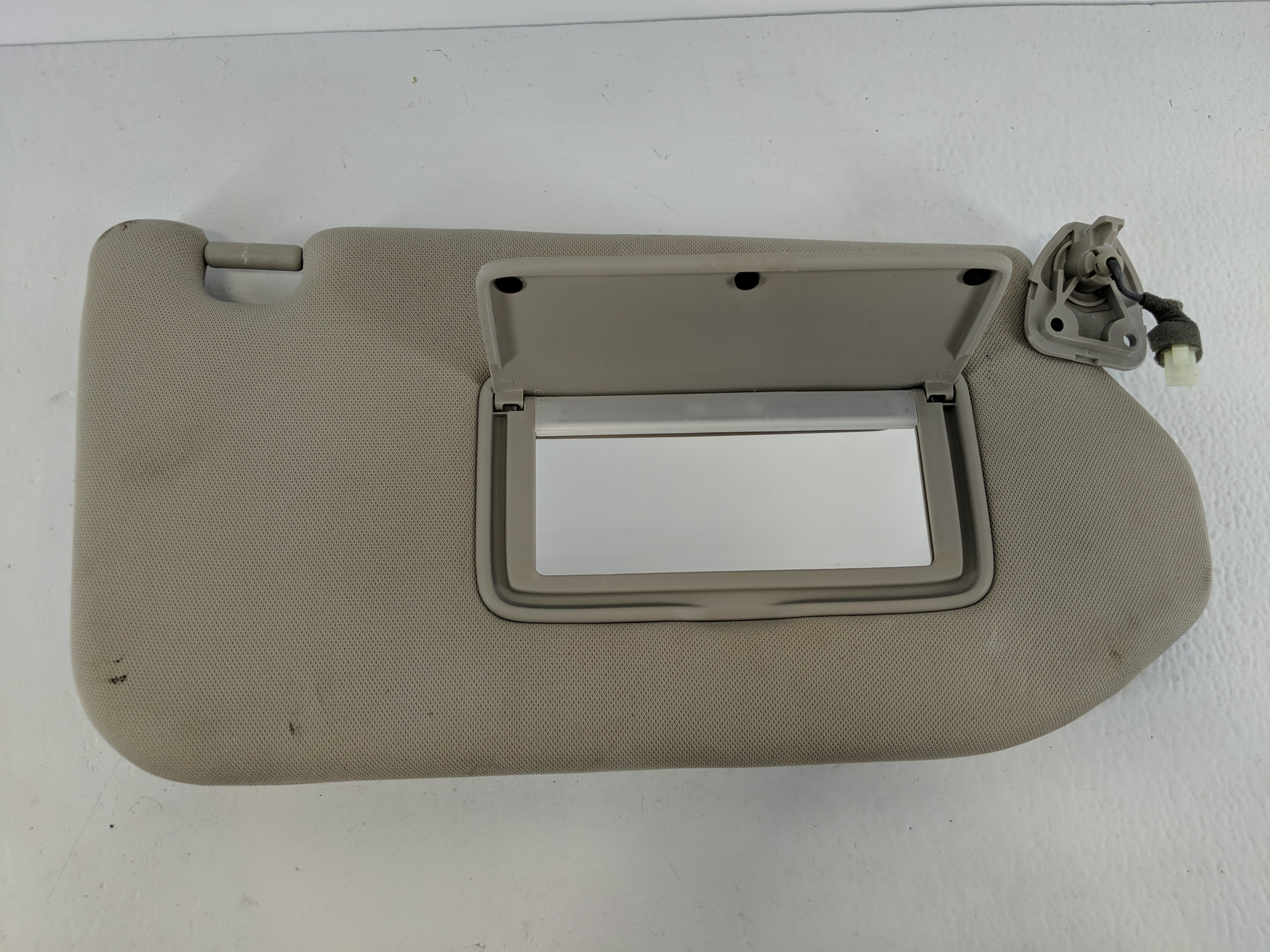 2022 Mitsubishi Outlander Sport Passenger Sun Visor Mirror Right Sunvisor 1096593 - Oemusedautoparts1.com