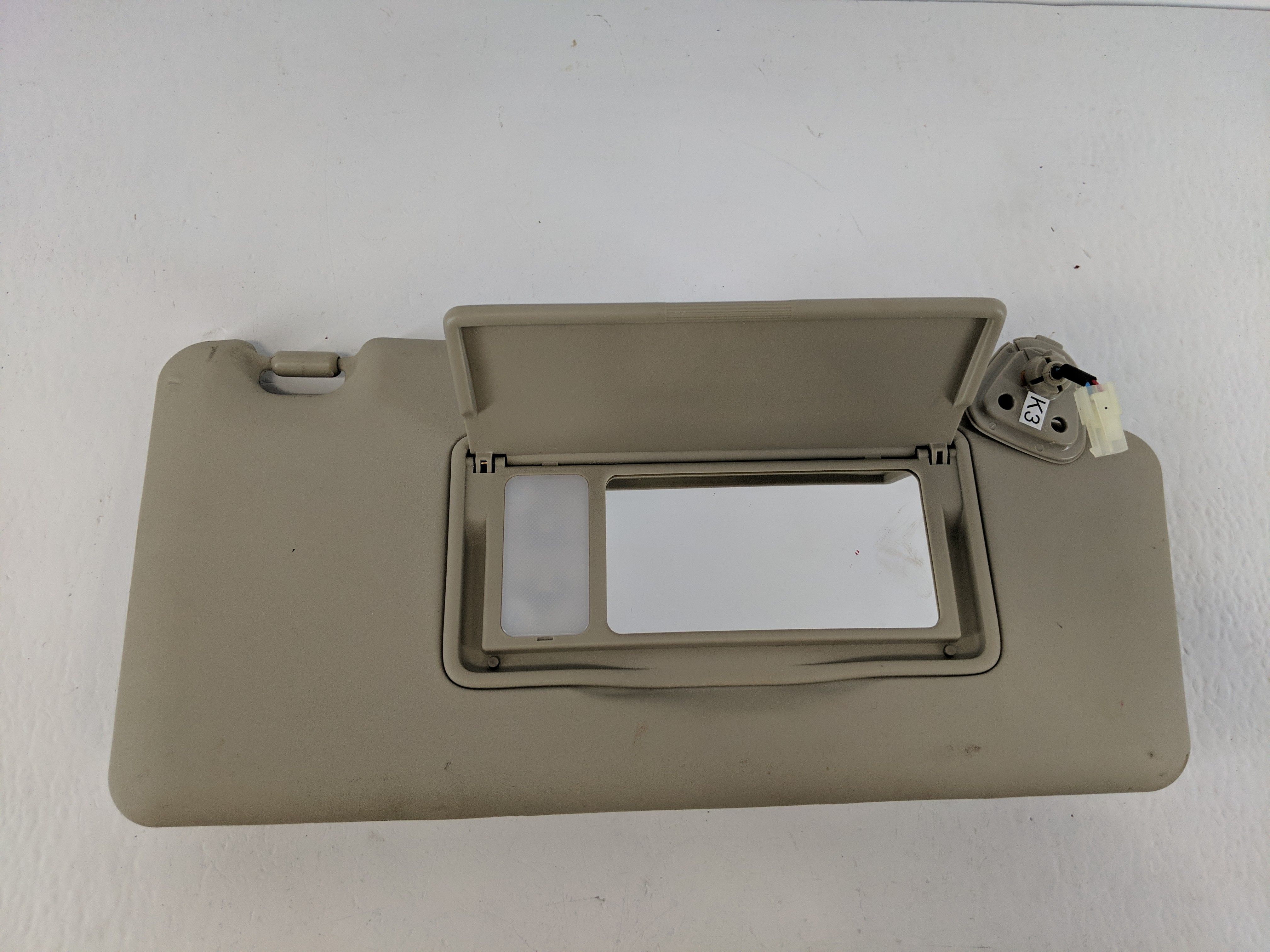 2008-2015 Nissan Rogue Passenger Sun Visor Mirror Right Sunvisor 1096596 - Oemusedautoparts1.com