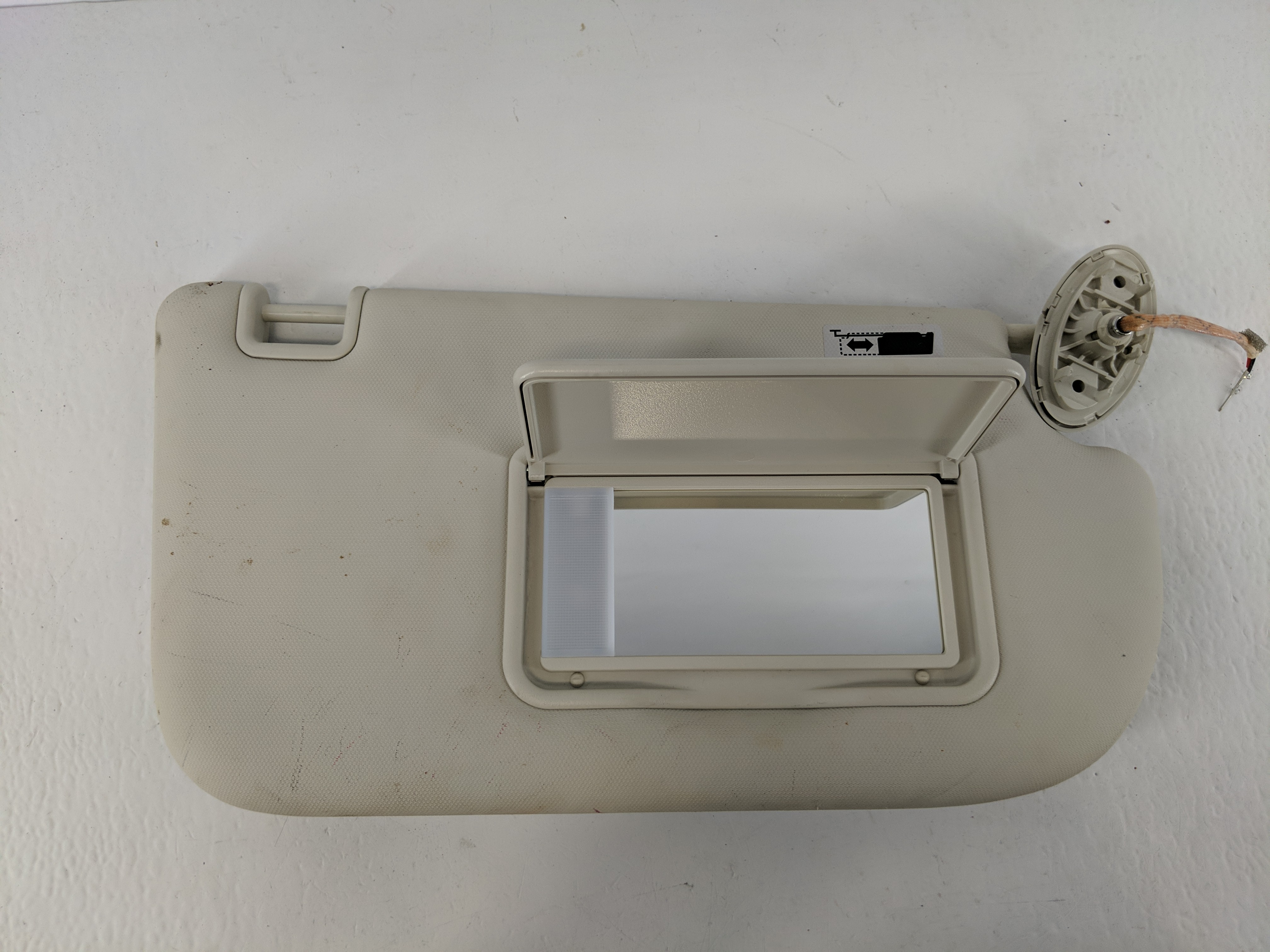 Picture of 2013-2019 Ford Escape Passenger Sun Visor Mirror Right Sunvisor Cream 1096601