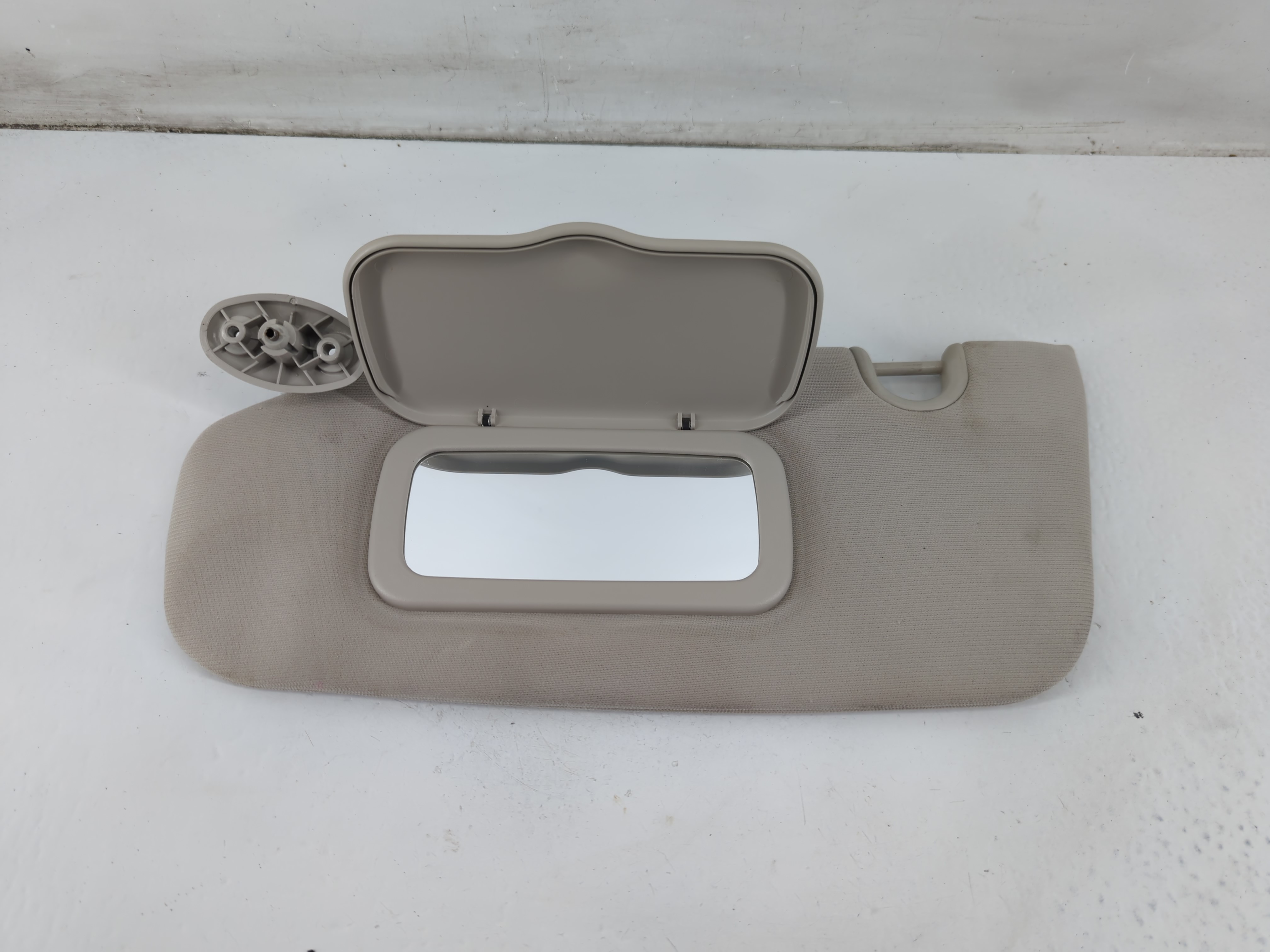 2010-2017 Jeep Patriot Passenger Sun Visor Mirror Right Sunvisor 1096616 - Oemusedautoparts1.com