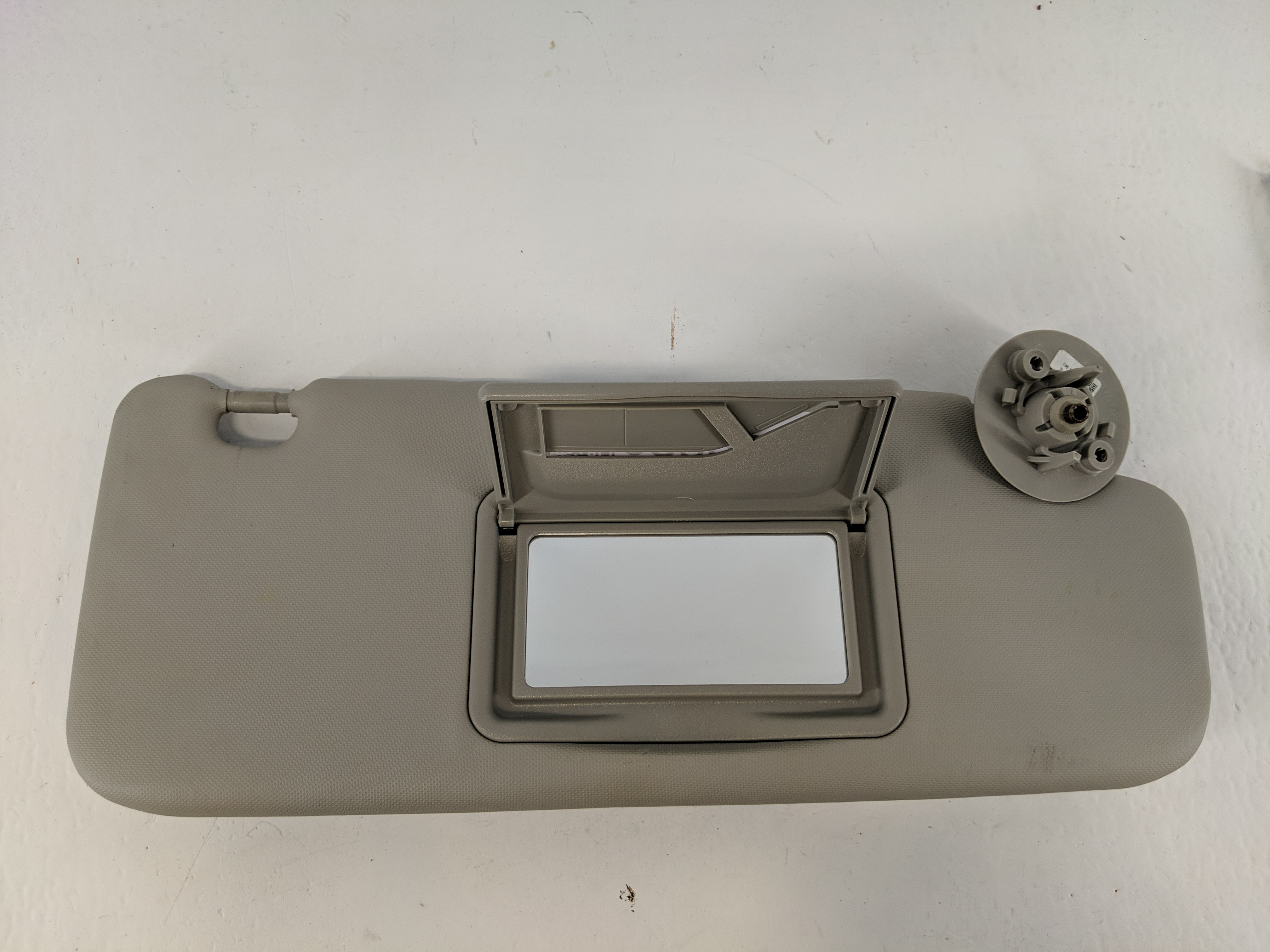 2012-2019 Chevrolet Sonic Passenger Sun Visor Mirror Right Sunvisor Grey 1096639 - Oemusedautoparts1.com