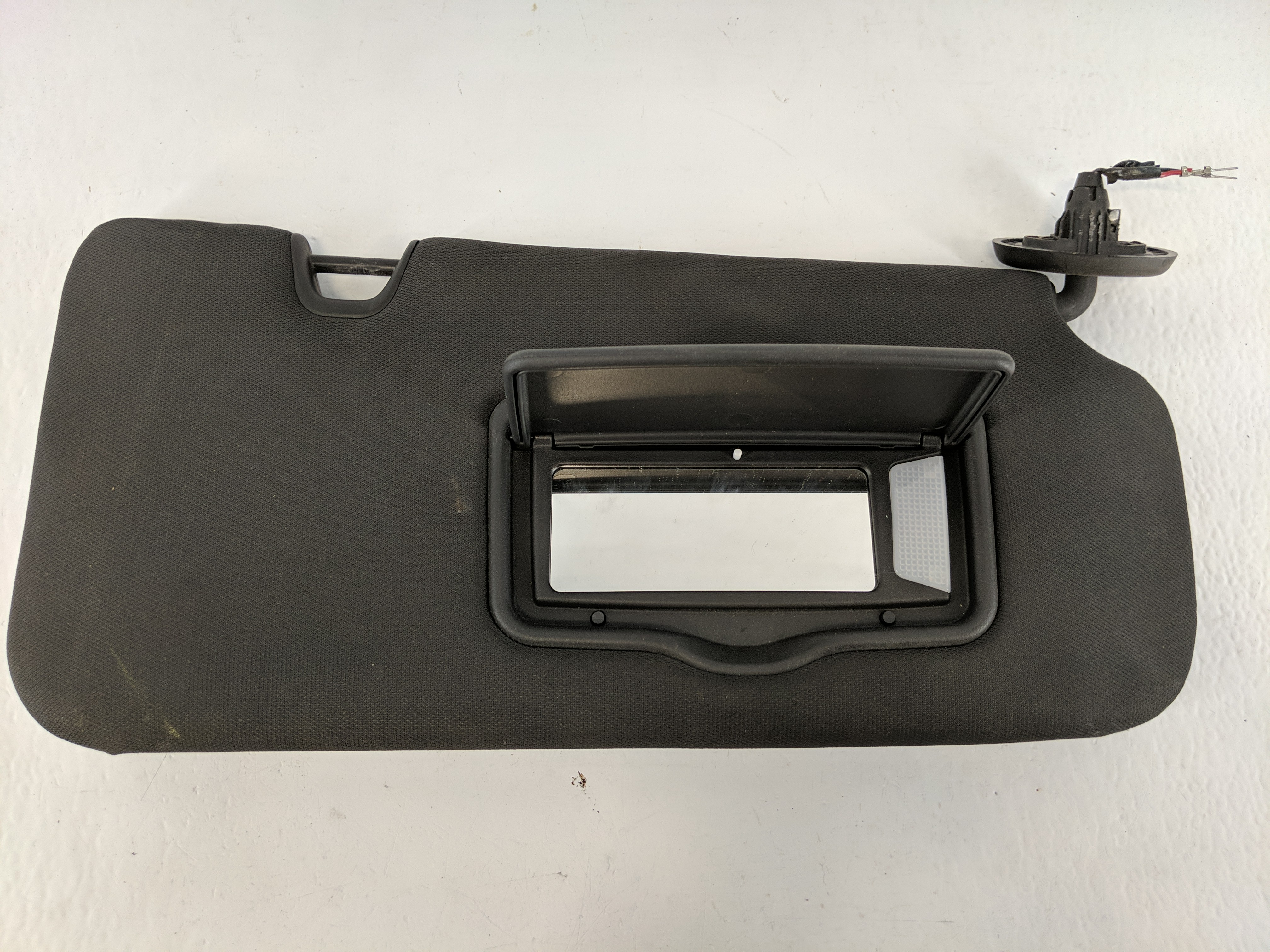 2010-2012 Ford Escape Passenger Sun Visor Mirror Right Sunvisor Black 1096640 - Oemusedautoparts1.com