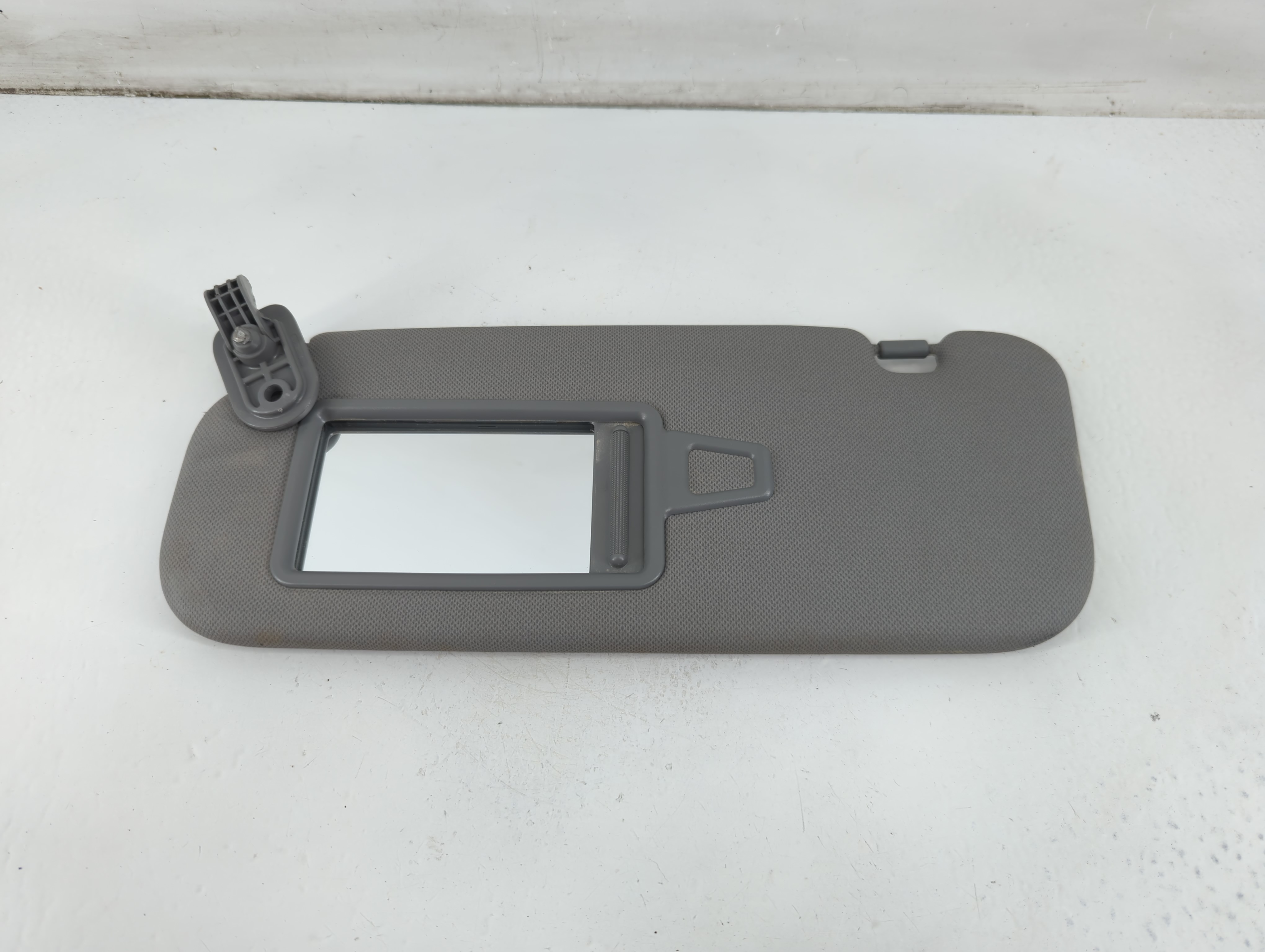 2014-2017 Hyundai Accent Driver Sun Visor Mirror Left Sunvisor Grey 1096645 - Oemusedautoparts1.com