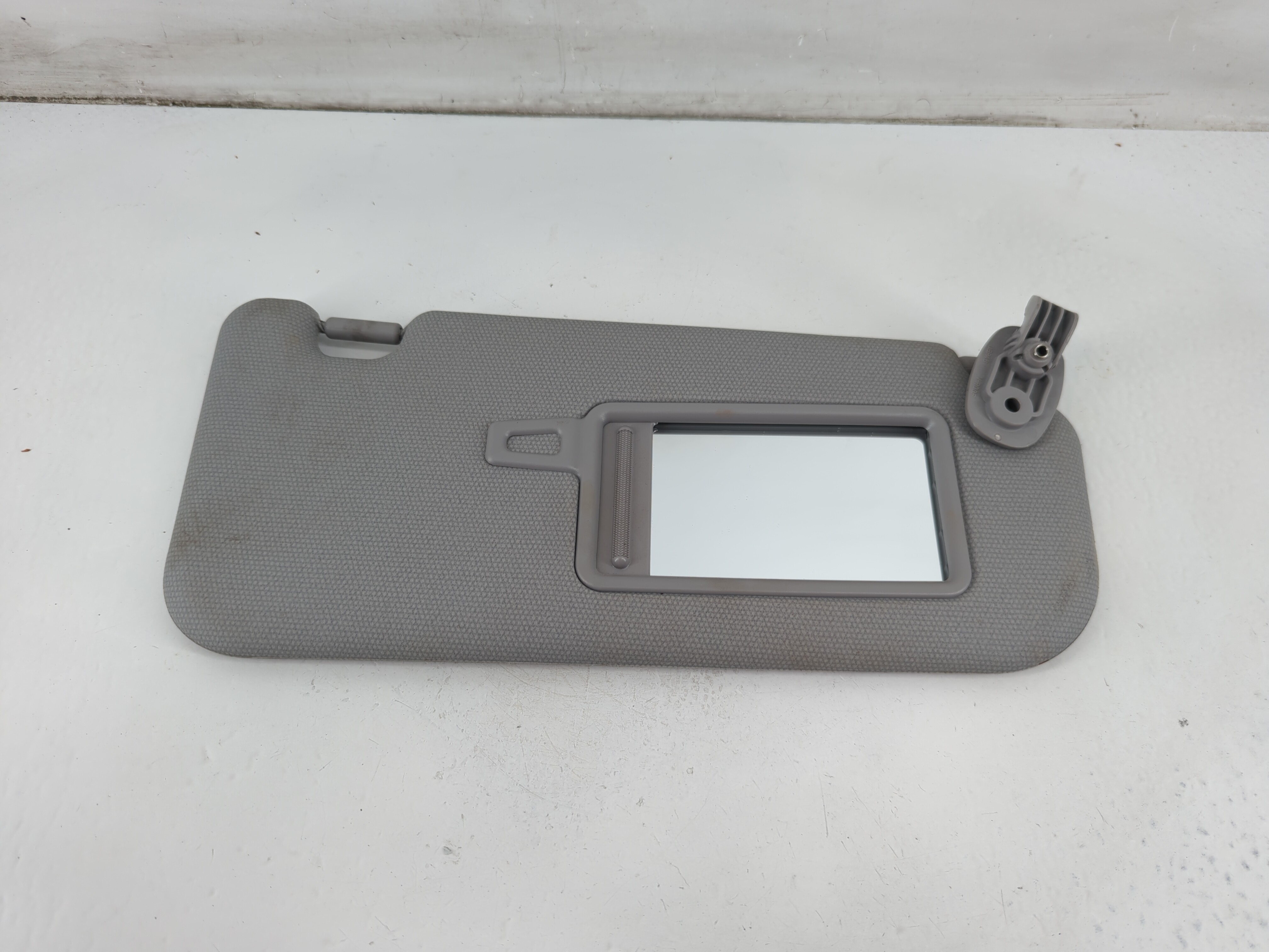 2012-2017 Kia Rio Passenger Sun Visor Mirror Right Sunvisor Grey 1096660 - Oemusedautoparts1.com