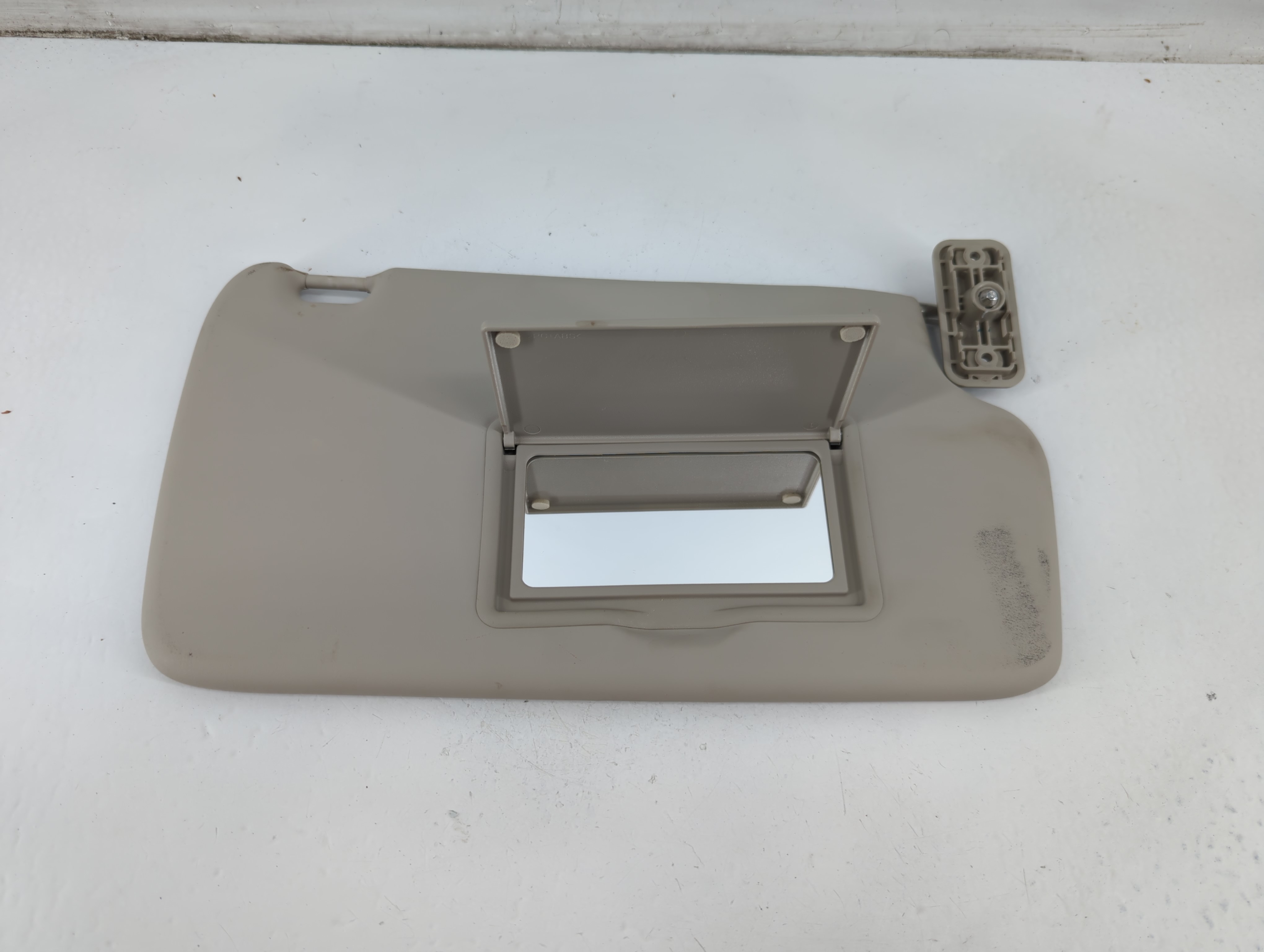 2011-2019 Ford Fiesta Passenger Sun Visor Mirror Right Sunvisor 1096663 - Oemusedautoparts1.com