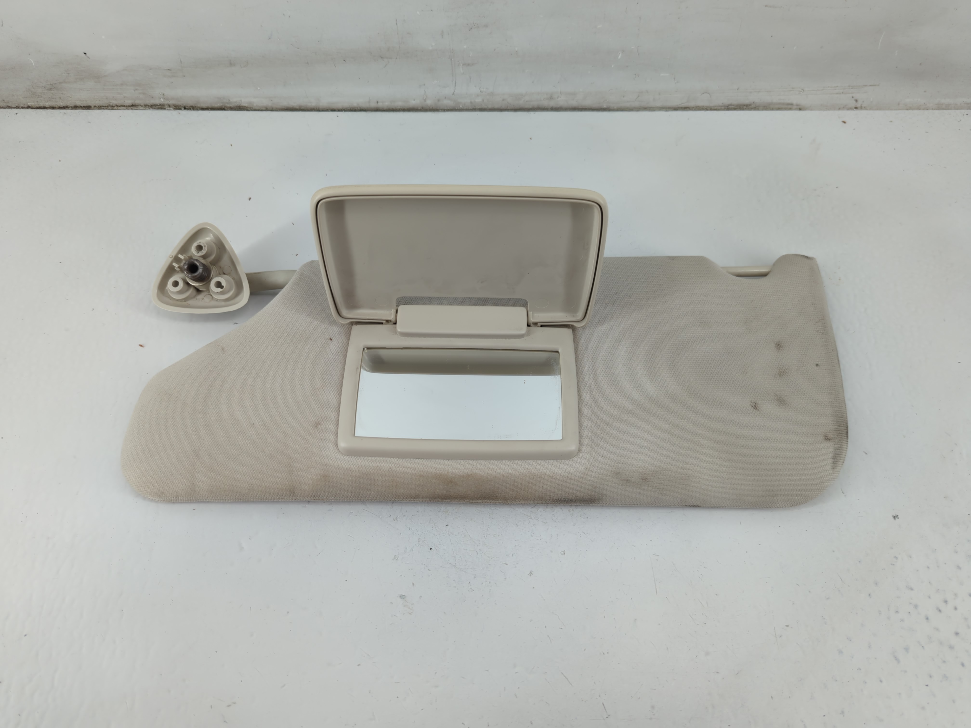 2008-2010 Dodge Charger Driver Sun Visor Mirror Left Sunvisor Ivory 1096666 - Oemusedautoparts1.com