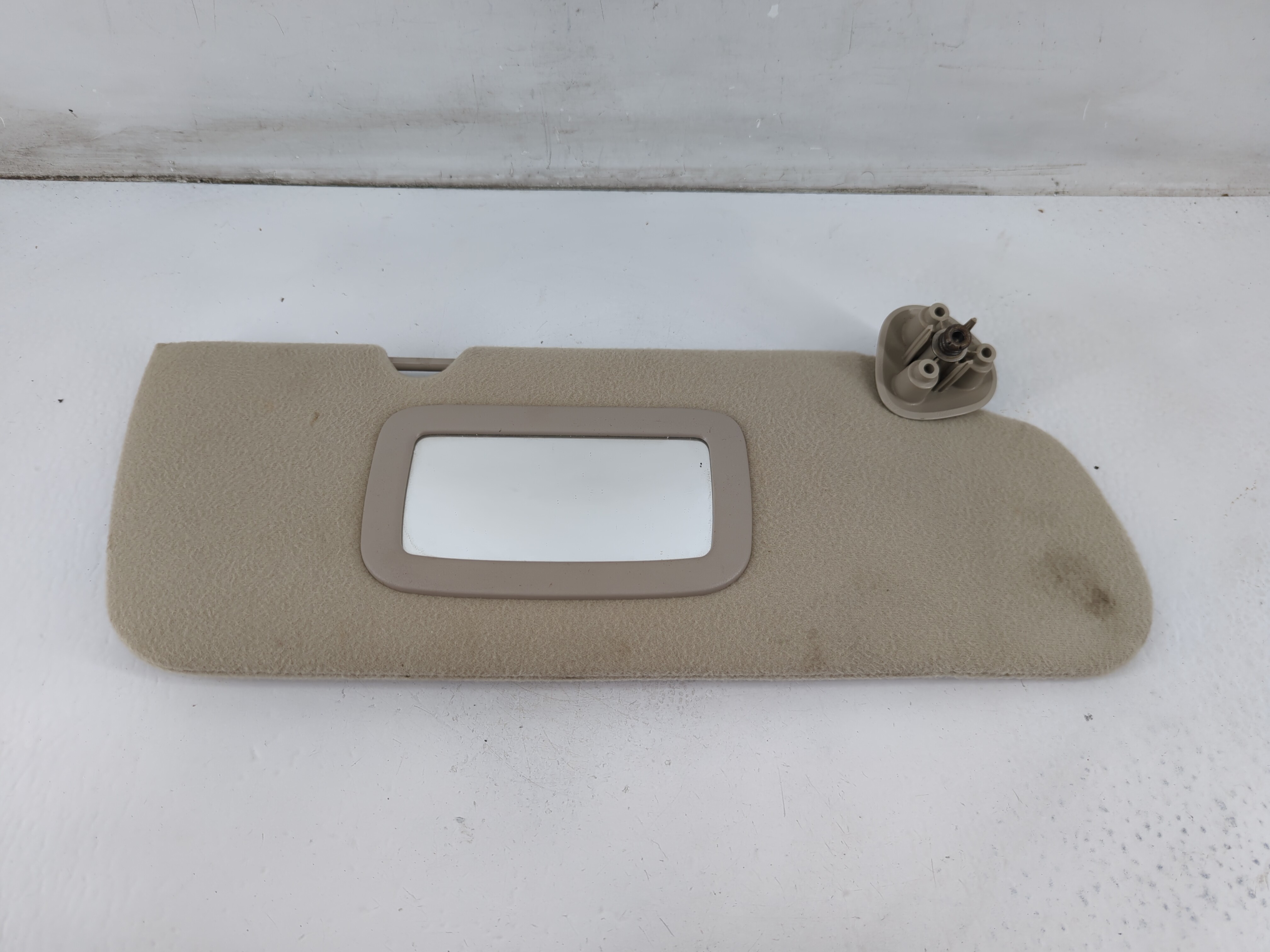 2003 Chevrolet Silverado 2500 Passenger Sun Visor Mirror Right Sunvisor 1096668 - Oemusedautoparts1.com