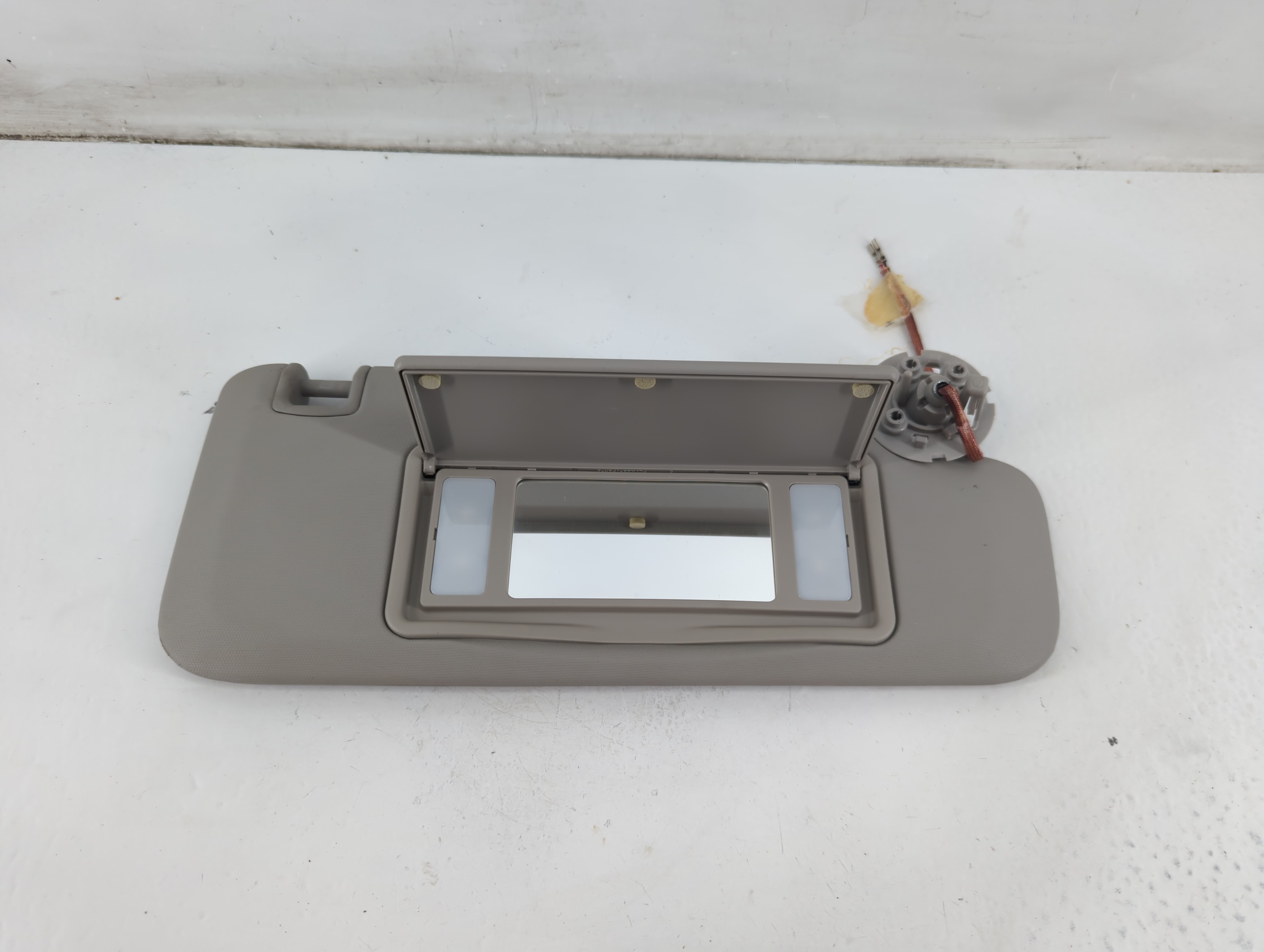 2011-2016 Chevrolet Cruze Driver Sun Visor Mirror Left Sunvisor Grey 1096670 - Oemusedautoparts1.com