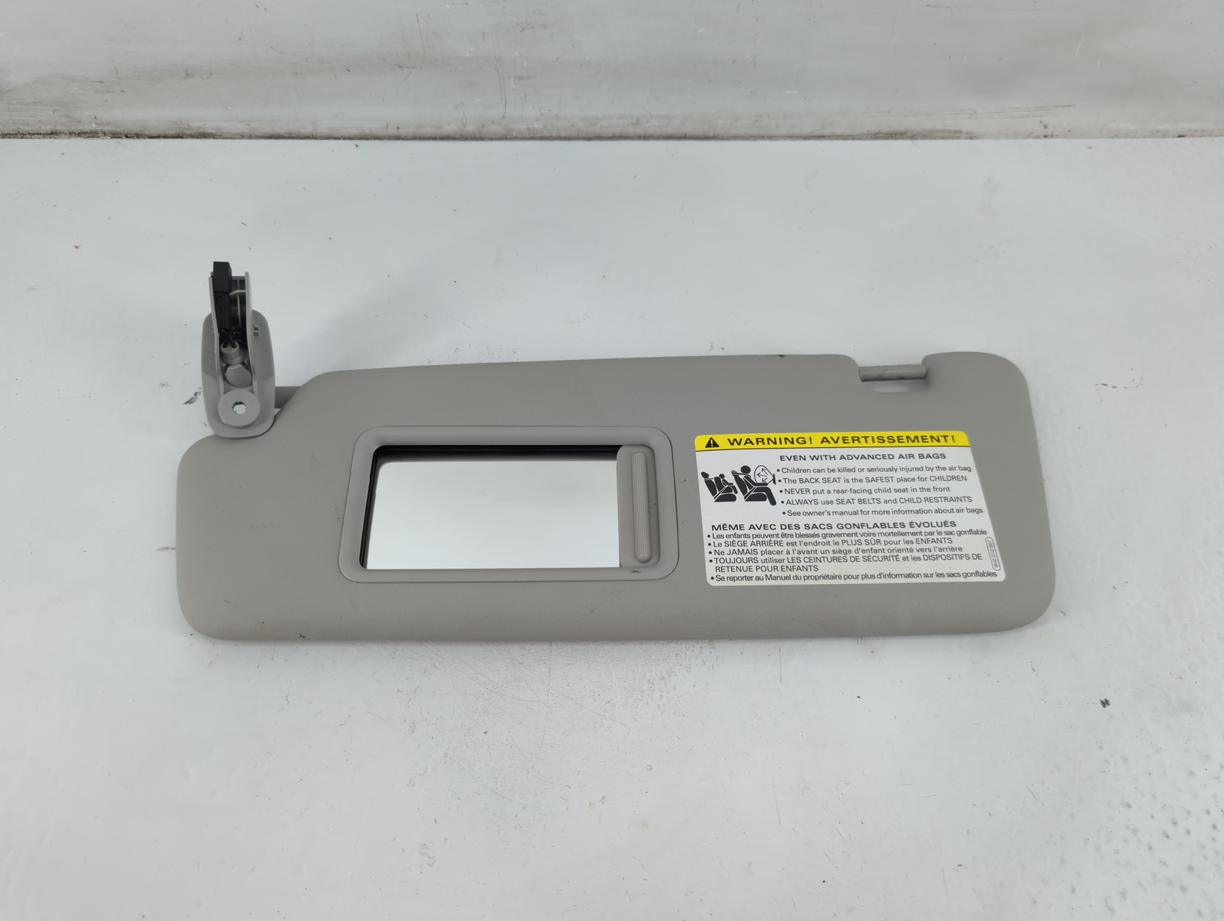 2002-2008 Audi A4 Driver Sun Visor Mirror Left Sunvisor Light Gray 1096672 - Oemusedautoparts1.com