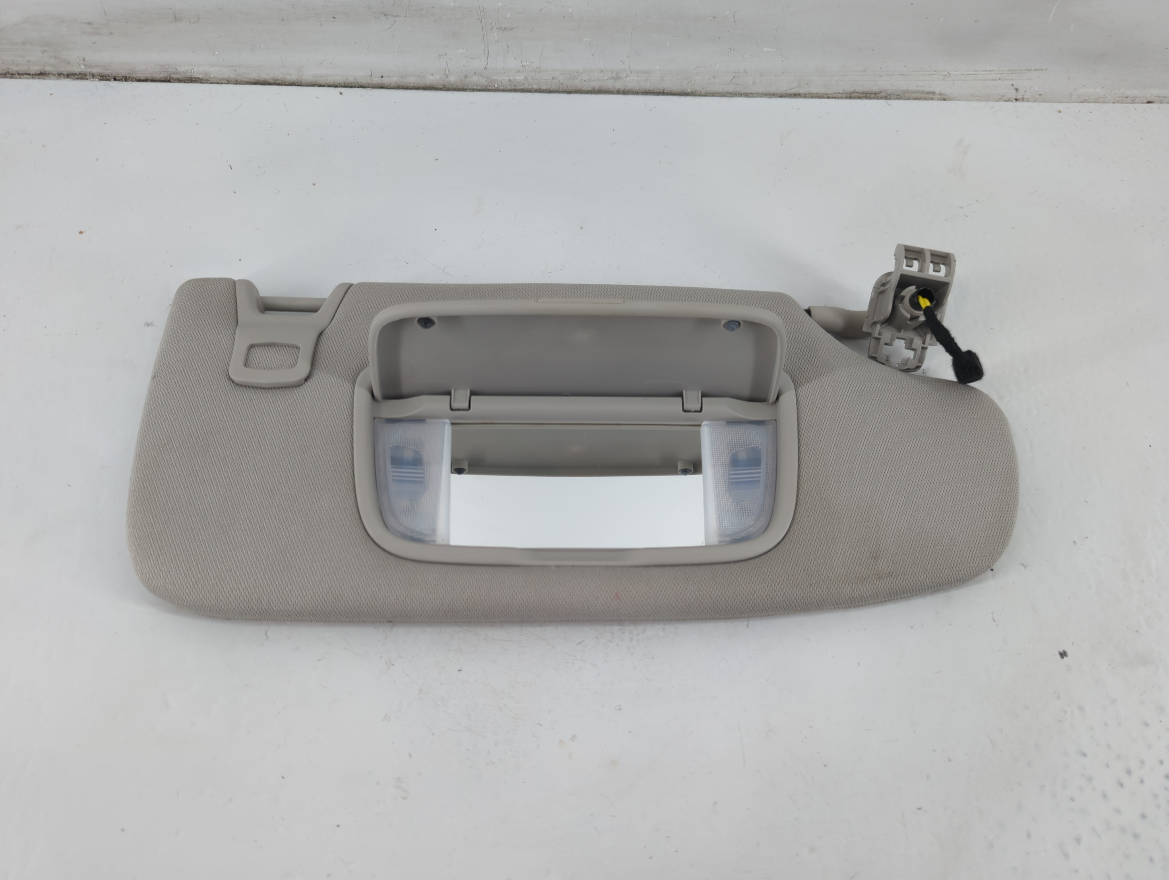 2015-2016 Ford Fusion Passenger Sun Visor Mirror Right Sunvisor Grey 1096675 - Oemusedautoparts1.com