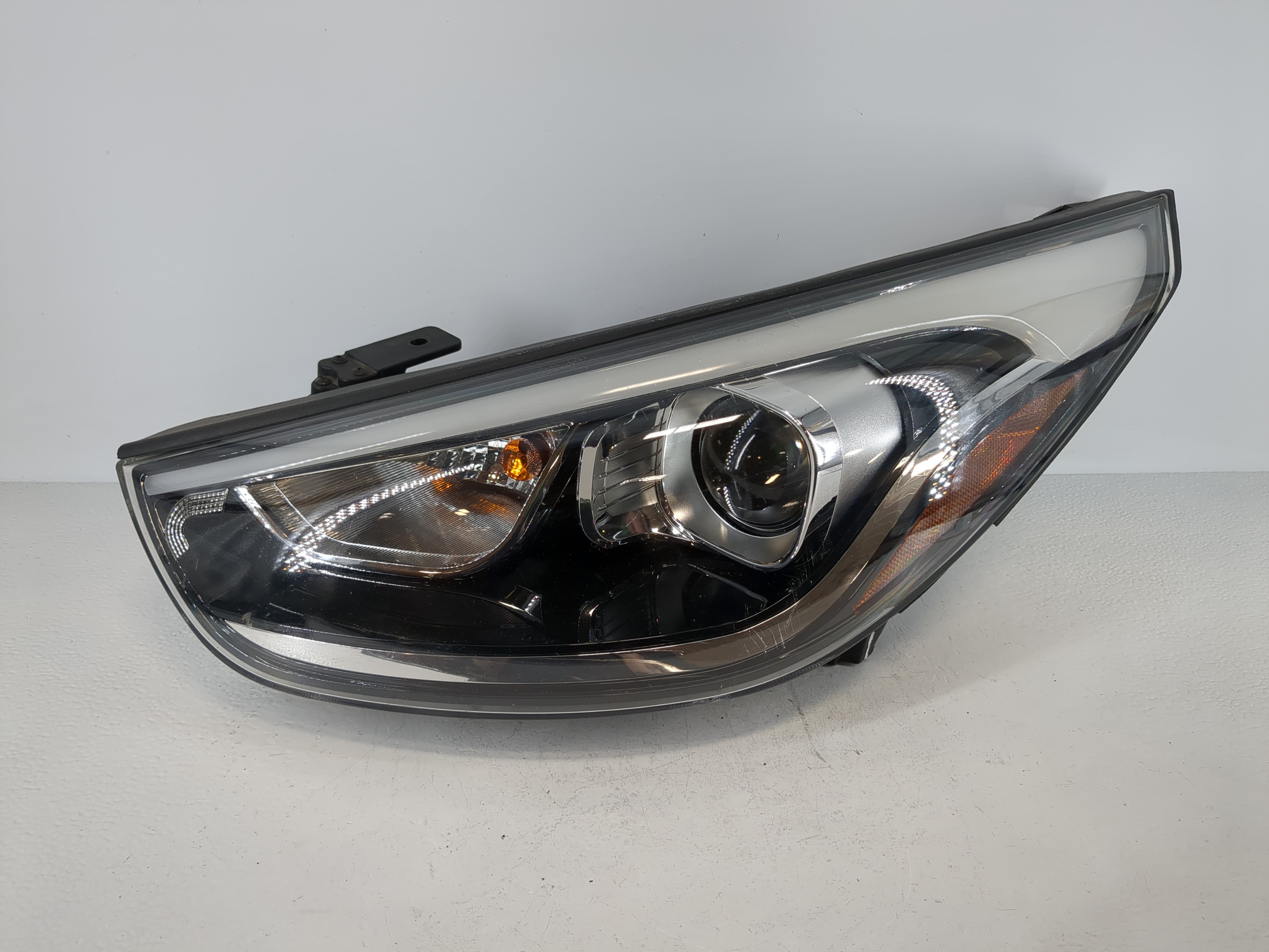 2014-2017 Hyundai Tucson Driver Left Oem Head Light Headlight Lamp 1096682 - Oemusedautoparts1.com