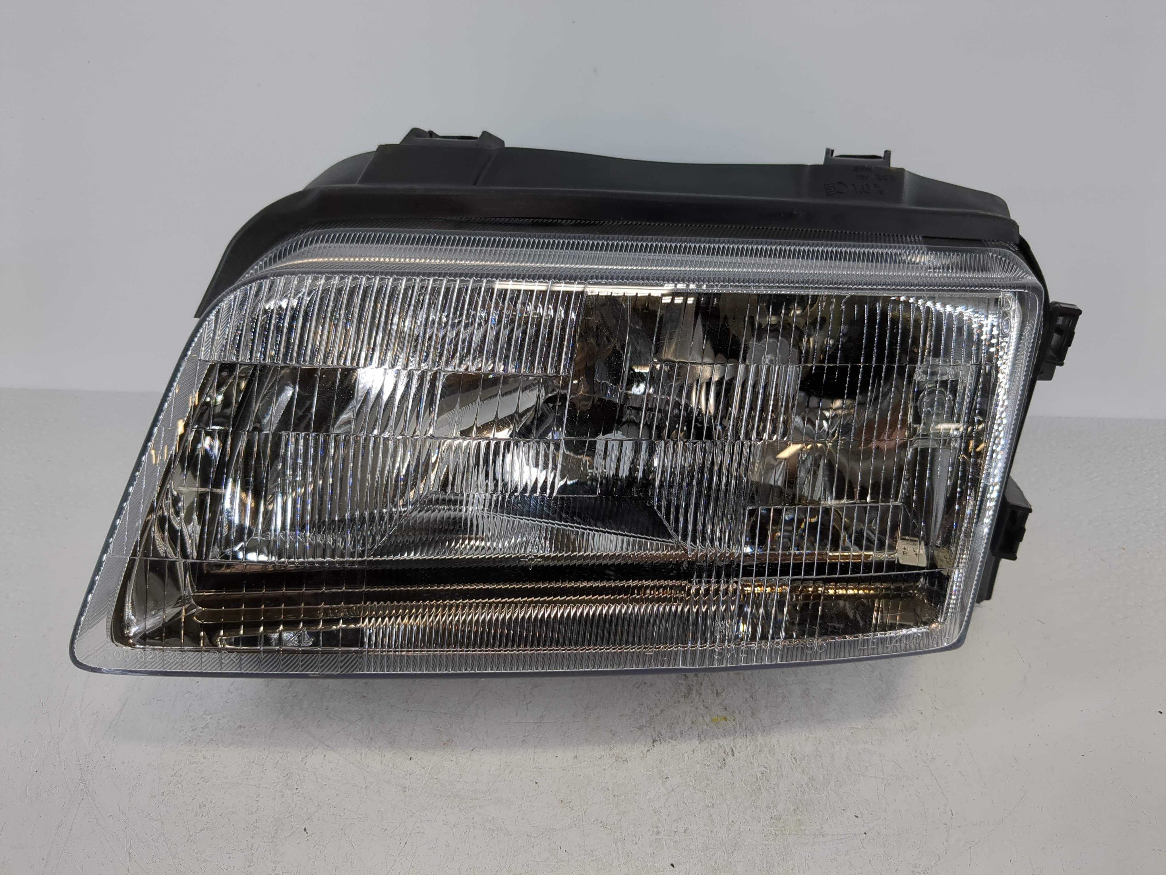 Picture of 2003 Land Rover Range Rover Driver Left Oem Head Light Headlight Lamp 1096686