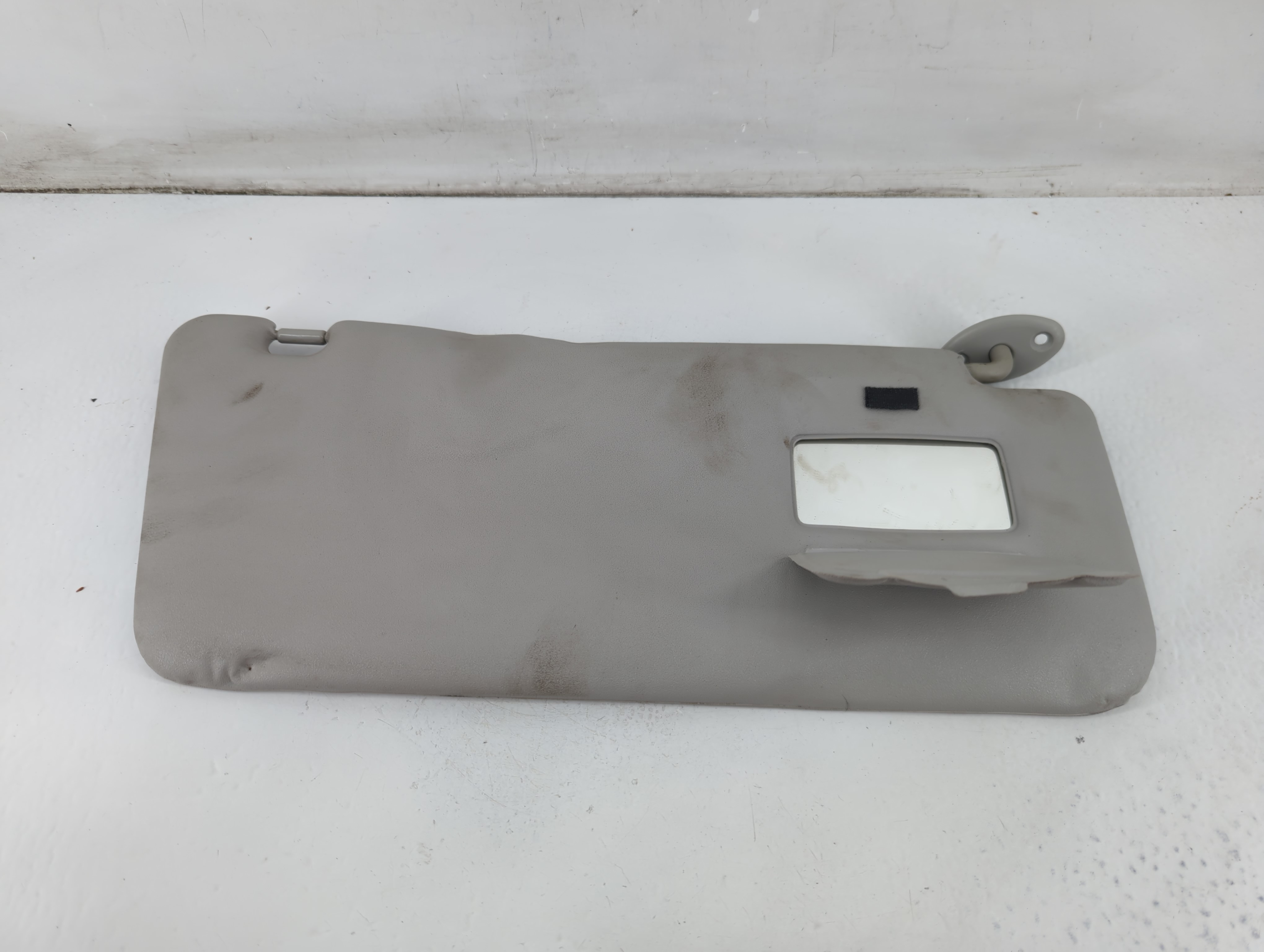 2004-2006 Scion Xb Passenger Sun Visor Mirror Right Sunvisor Light Gray 1096688 - Oemusedautoparts1.com