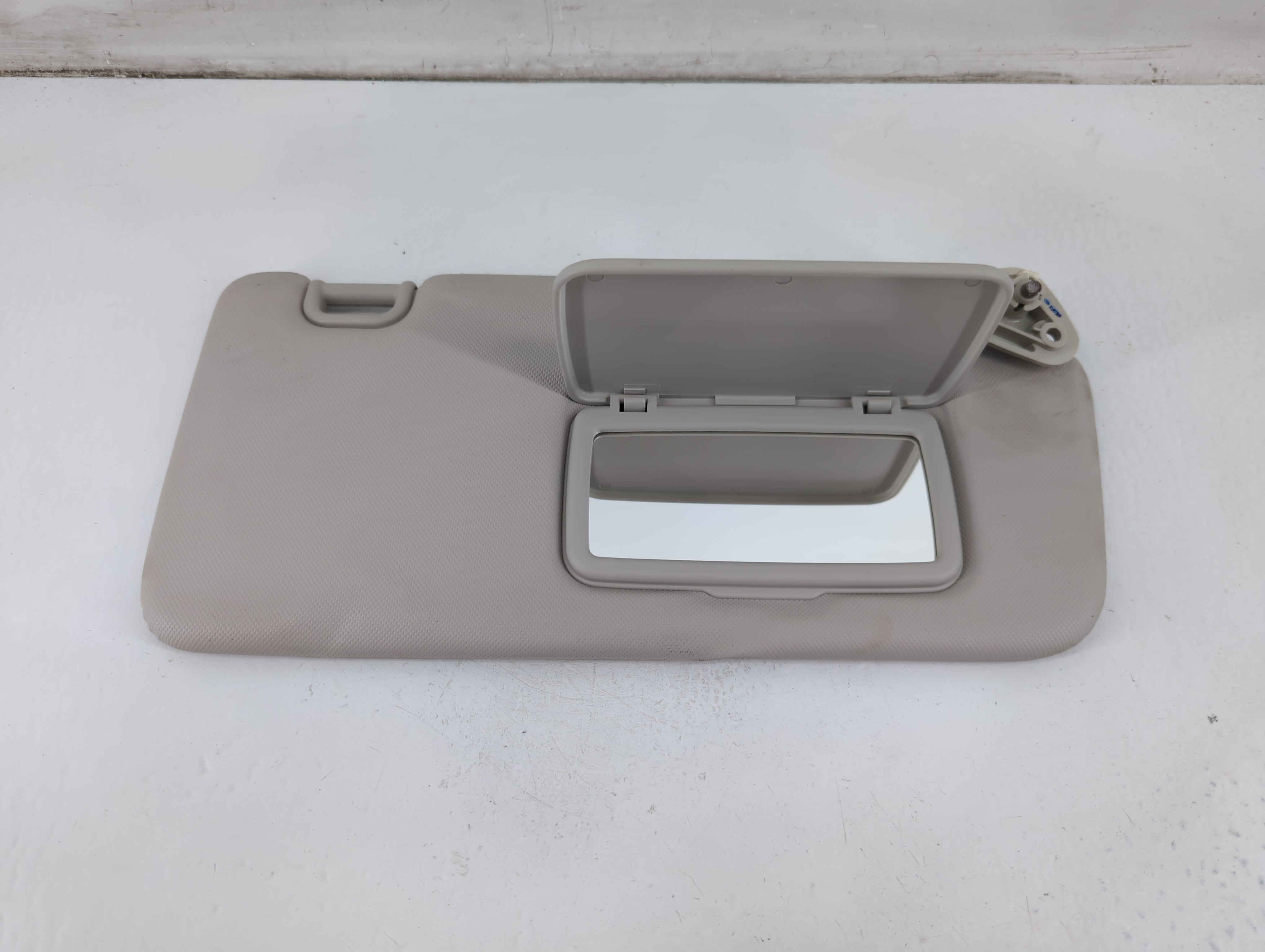 2012-2014 Subaru Impreza Passenger Sun Visor Mirror Right Sunvisor 1096700 - Oemusedautoparts1.com