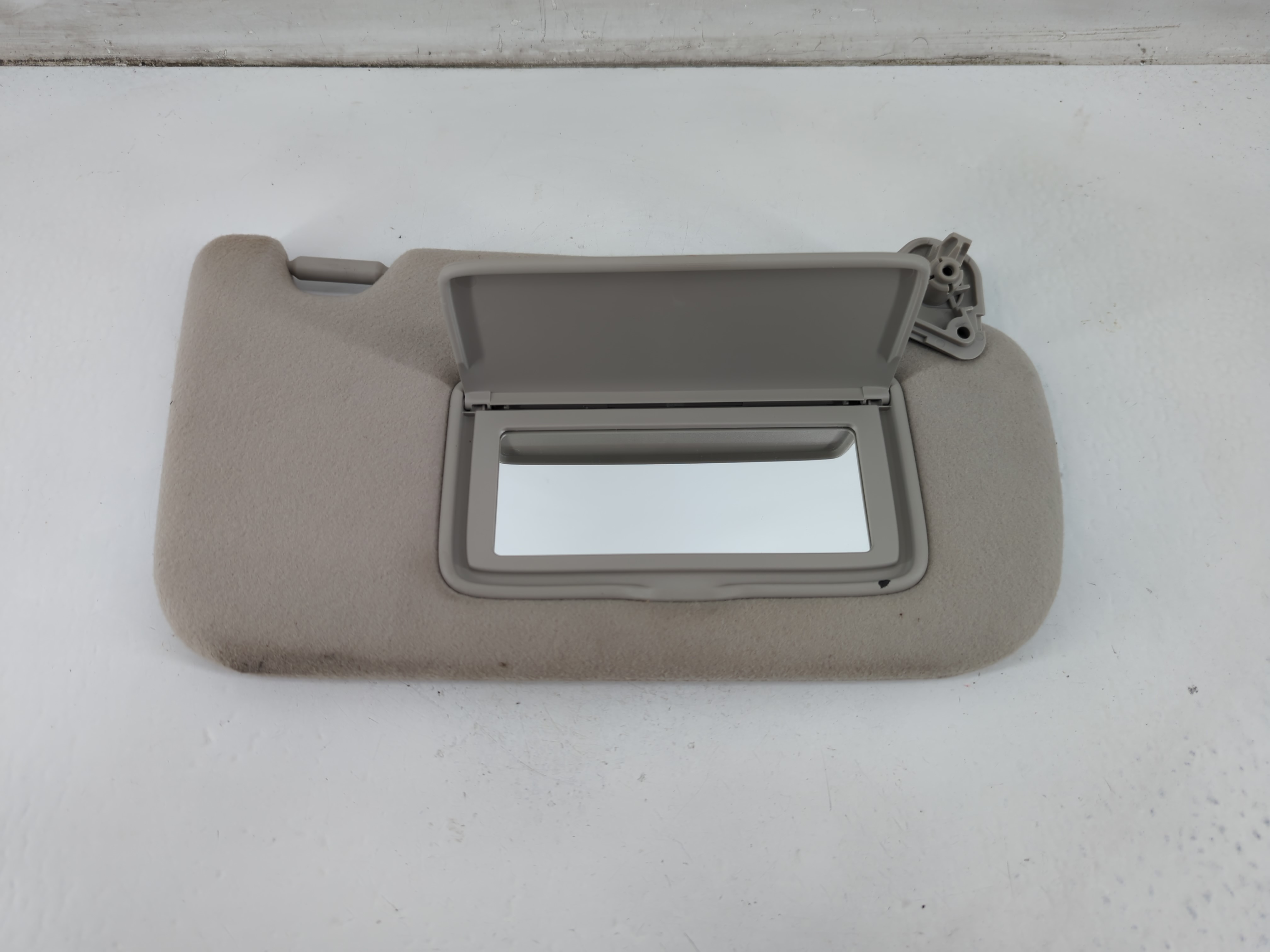 2013-2019 Nissan Sentra Passenger Sun Visor Mirror Right Sunvisor 1096704 - Oemusedautoparts1.com