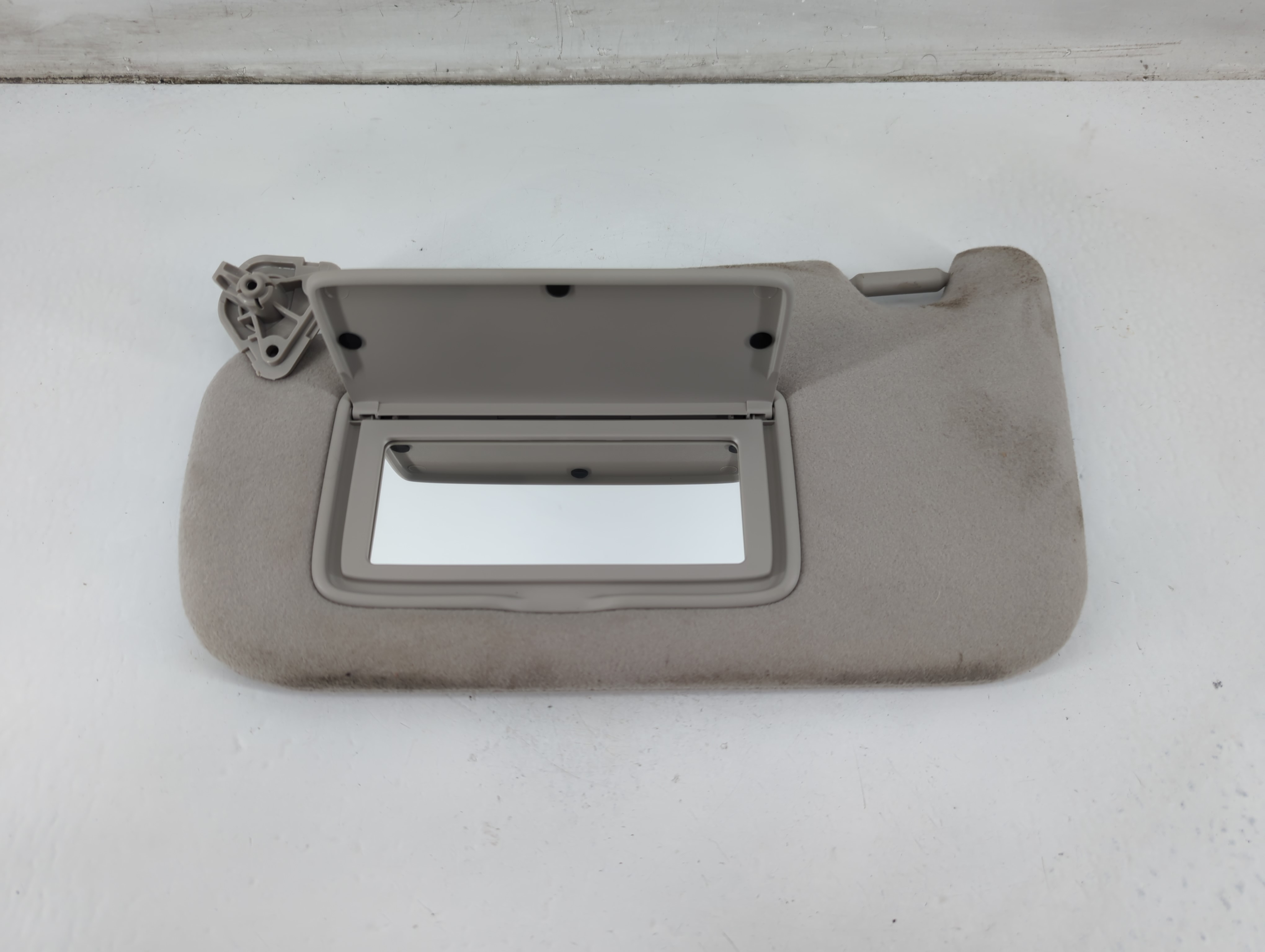Picture of 2013-2019 Nissan Sentra Driver Sun Visor Mirror Left Sunvisor Light Gray 1096705