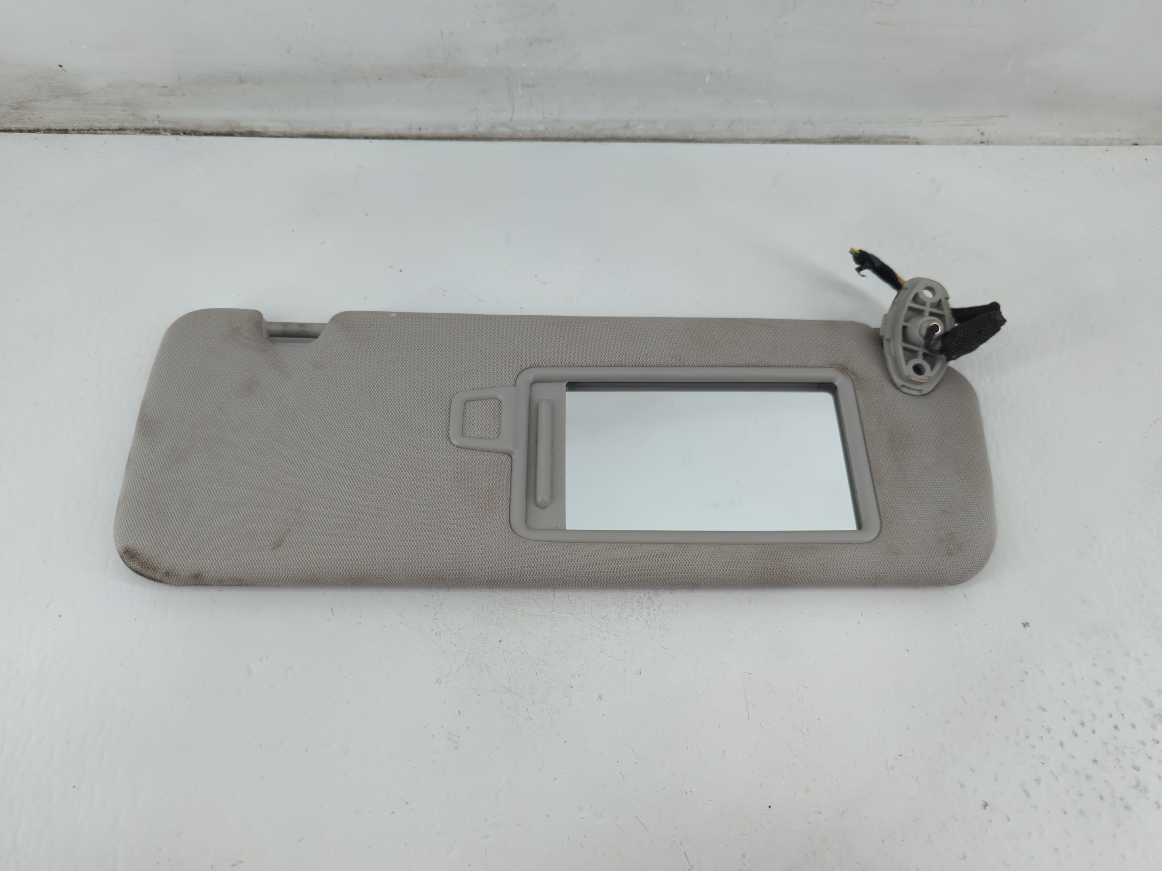 Picture of 2016-2020 Kia Sorento Passenger Sun Visor Mirror Right Sunvisor 1096706