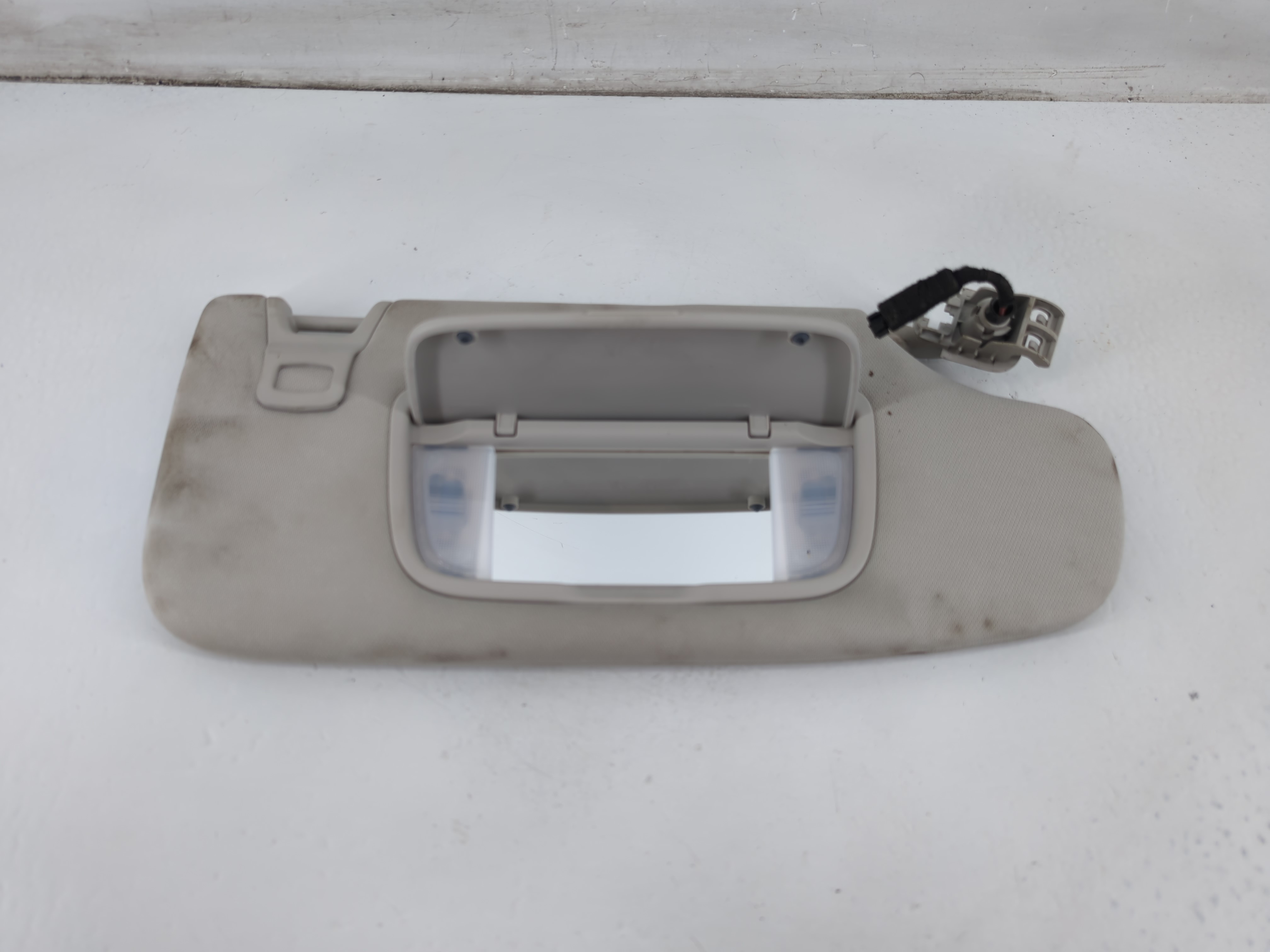 Picture of 2013-2014 Ford Fusion Passenger Sun Visor Mirror Right Sunvisor 1096720