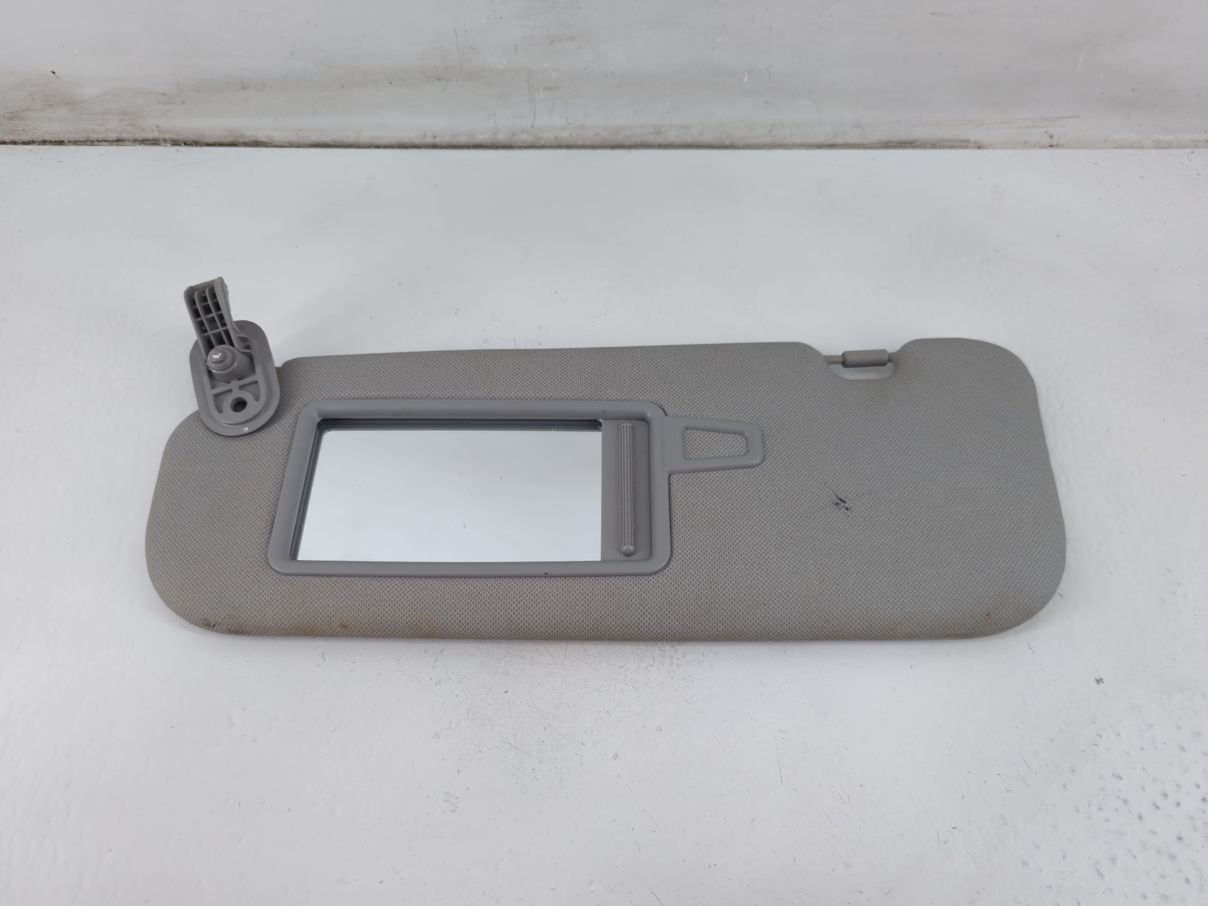 2014-2016 Hyundai Elantra Driver Sun Visor Mirror Left Sunvisor Grey 1096749 - Oemusedautoparts1.com