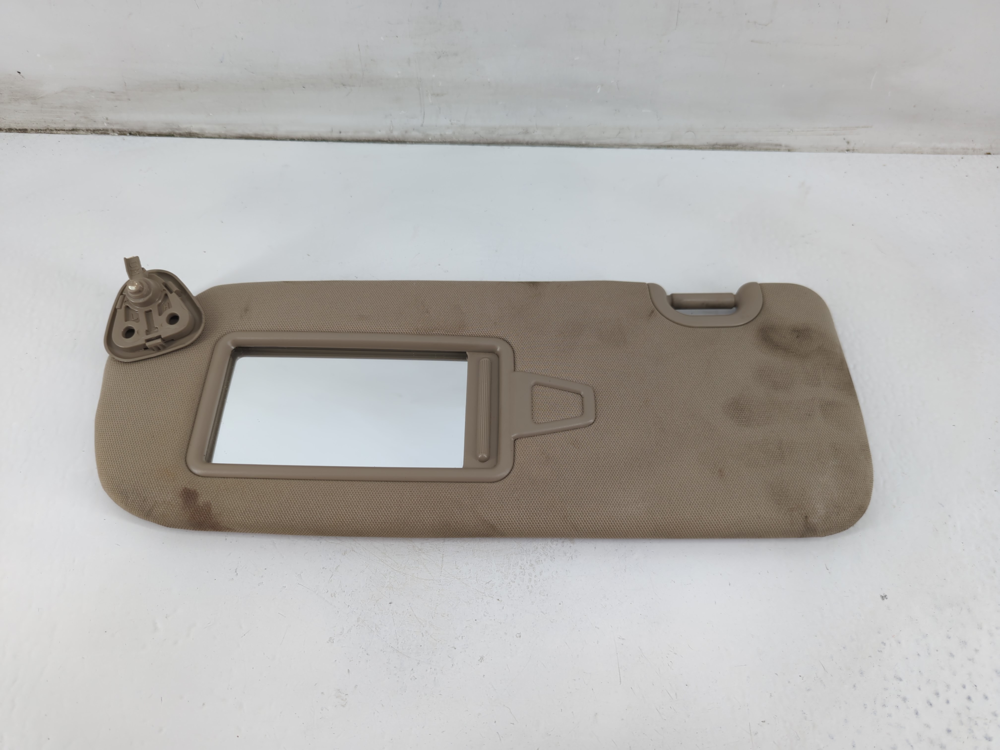 2013-2019 Hyundai Santa Fe Driver Sun Visor Mirror Left Sunvisor Tan 1096752 - Oemusedautoparts1.com