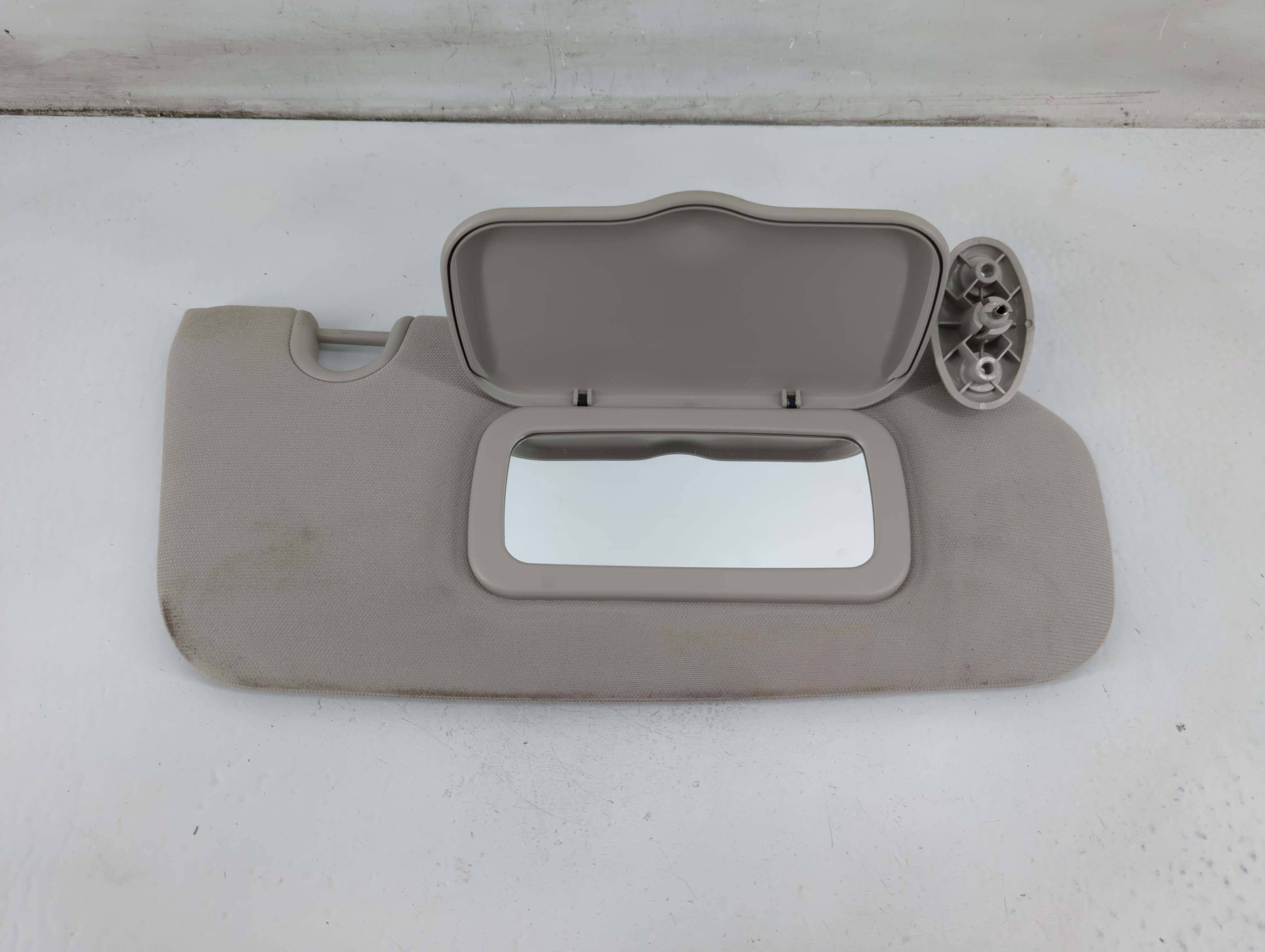 2010-2017 Jeep Patriot Passenger Sun Visor Mirror Right Sunvisor Beige 1096815 - Oemusedautoparts1.com