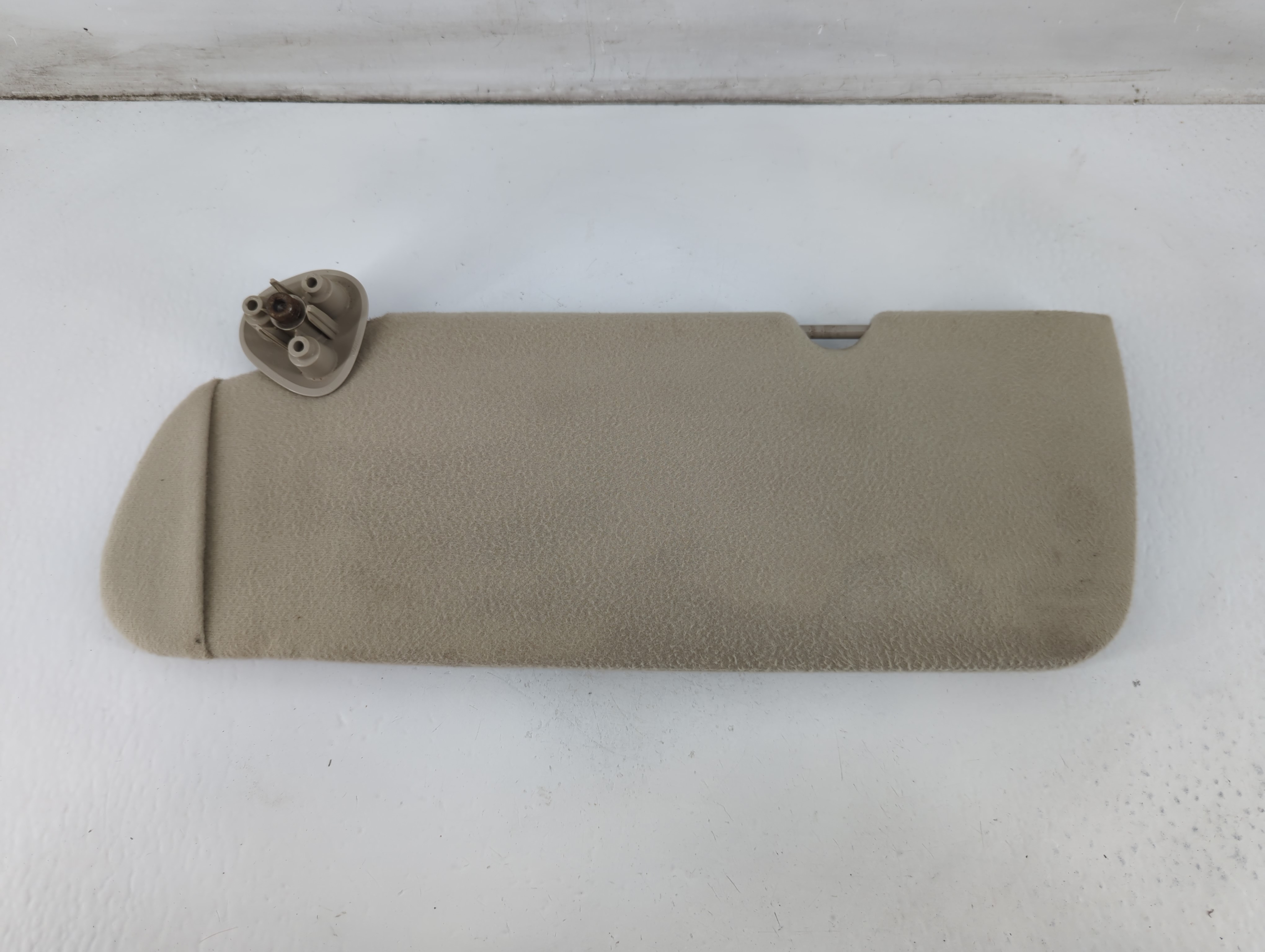 2003-2007 Chevrolet Silverado 2500 Driver Sun Visor Mirror Left Sunvisor 1096816 - Oemusedautoparts1.com