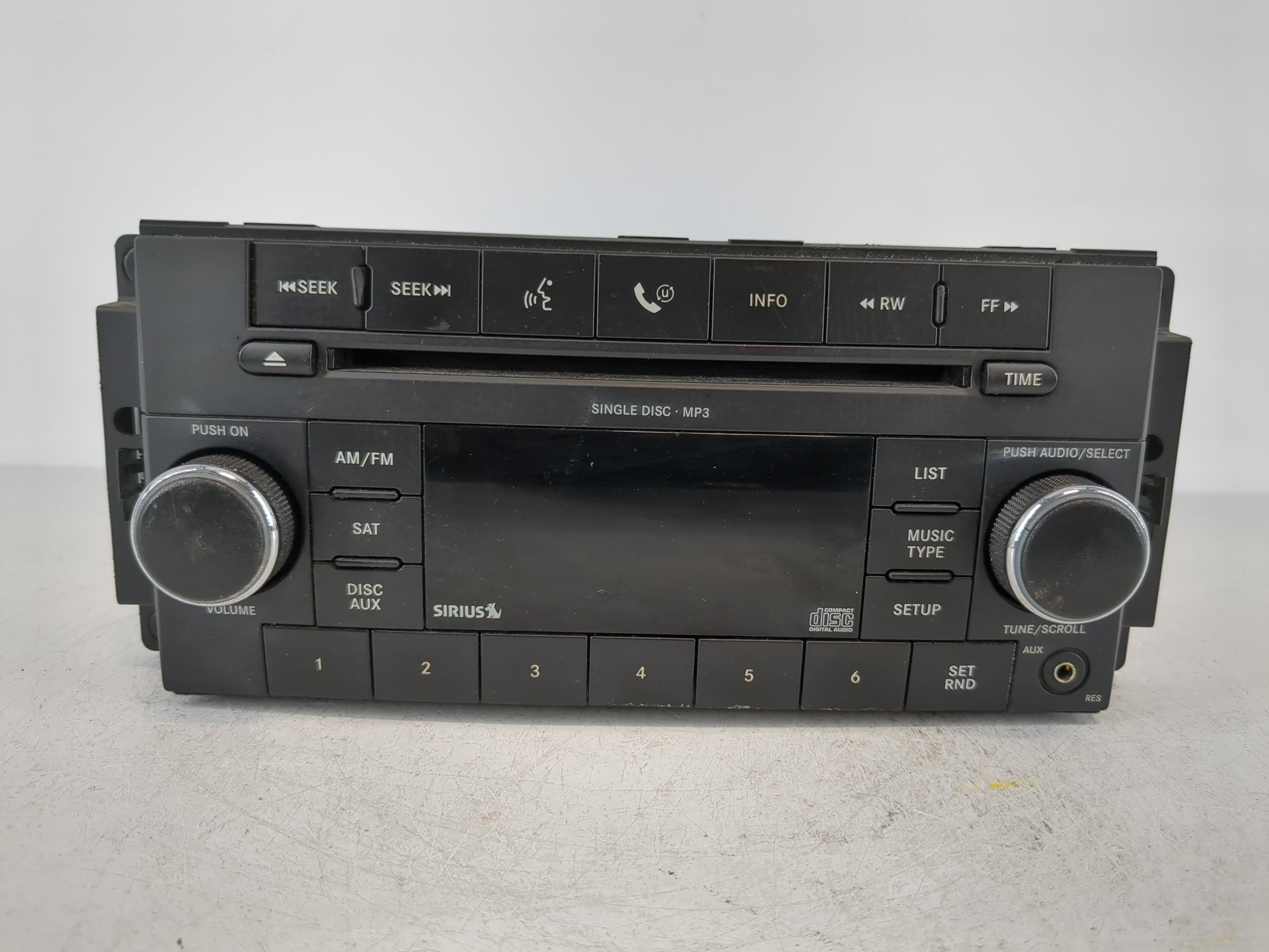 2009-2011 Jeep Liberty Am Fm Cd Player Radio Receiver 1096833 - Oemusedautoparts1.com