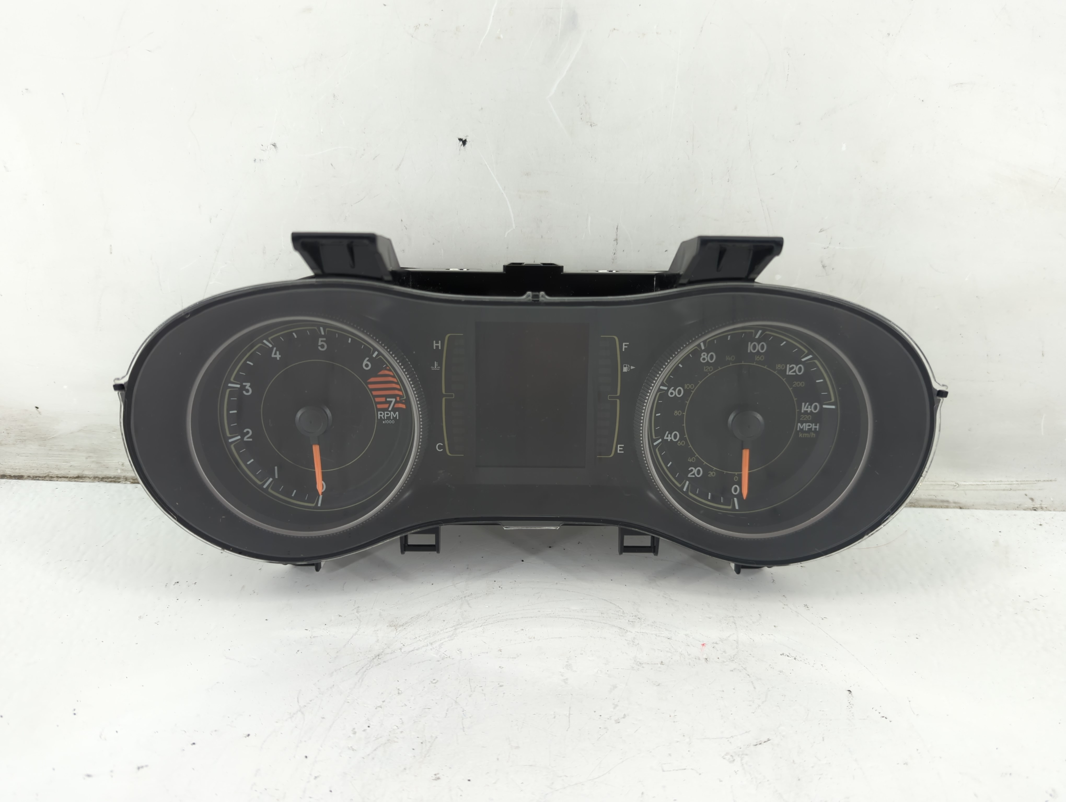 2017-2018 Jeep Cherokee Speedometer Instrument Cluster Gauges 1096862 - Oemusedautoparts1.com