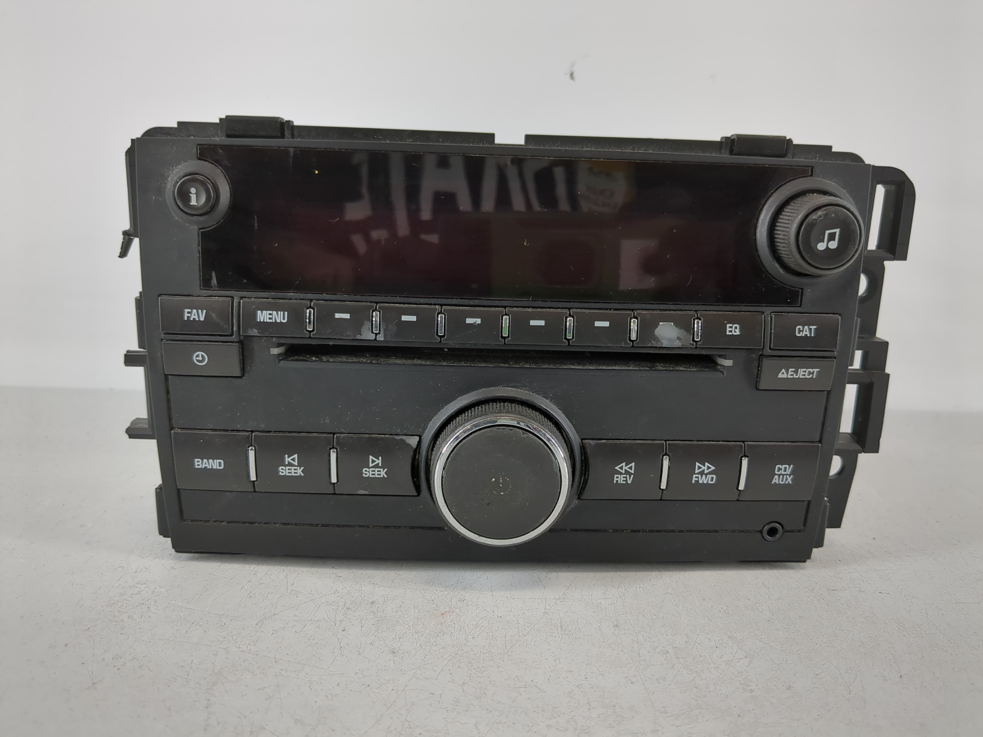 2009 Saturn Outlook Am Fm Cd Player Radio Receiver 1096898 - Oemusedautoparts1.com