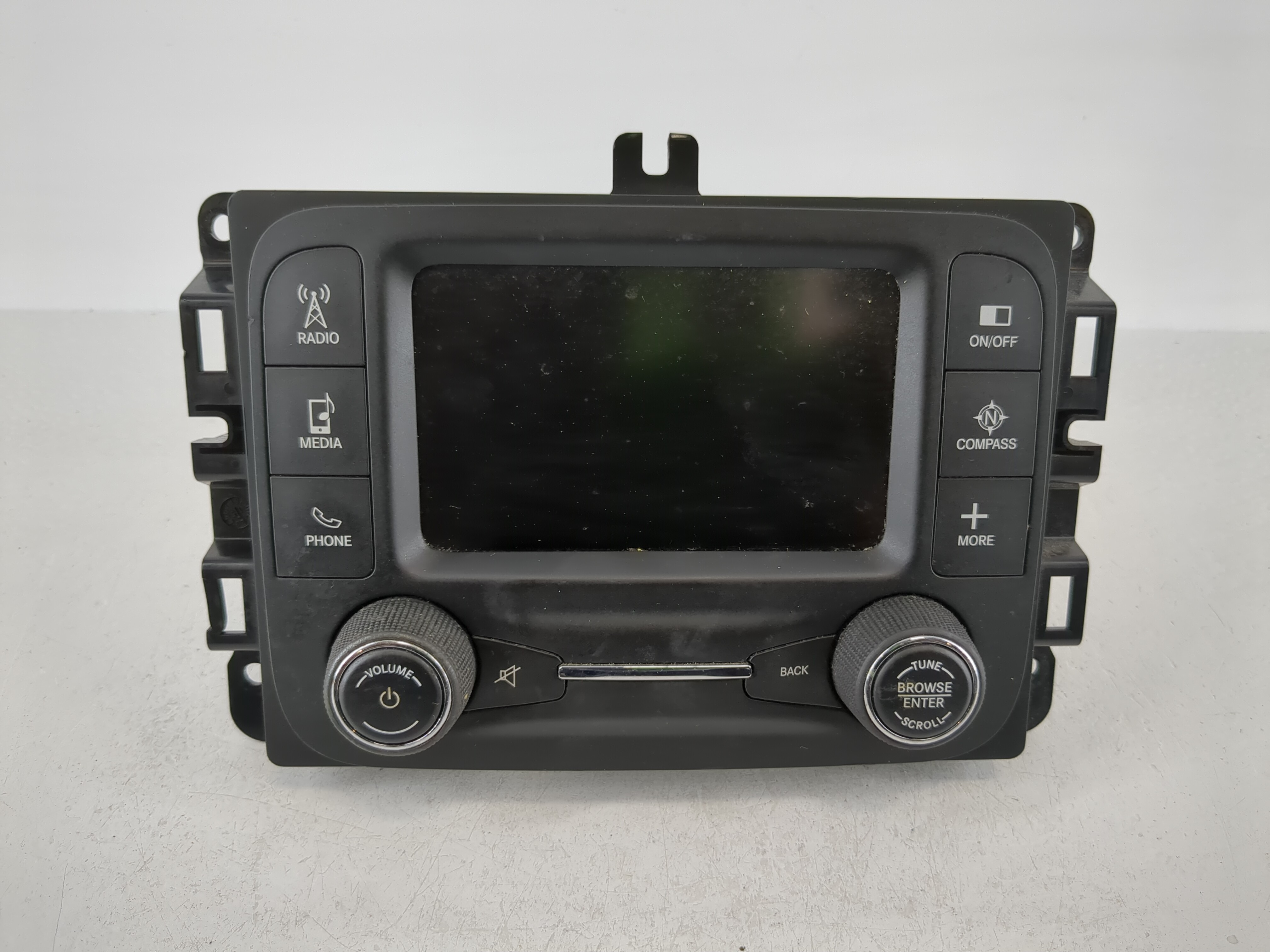2015-2017 Jeep Renegade Am Fm Cd Player Radio Receiver 1096901 - Oemusedautoparts1.com