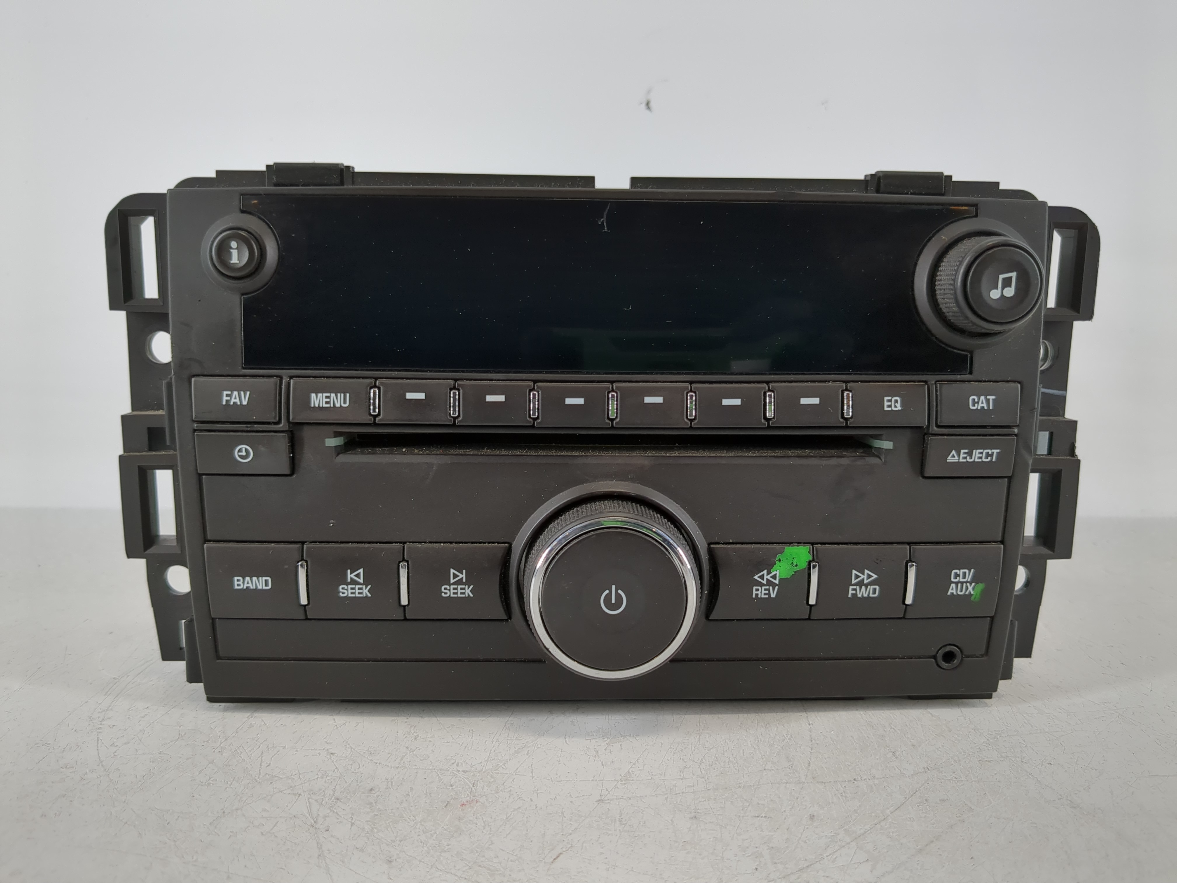 2010-2013 Chevrolet Silverado 1500 Am Fm Cd Player Radio Receiver 1096913 - Oemusedautoparts1.com