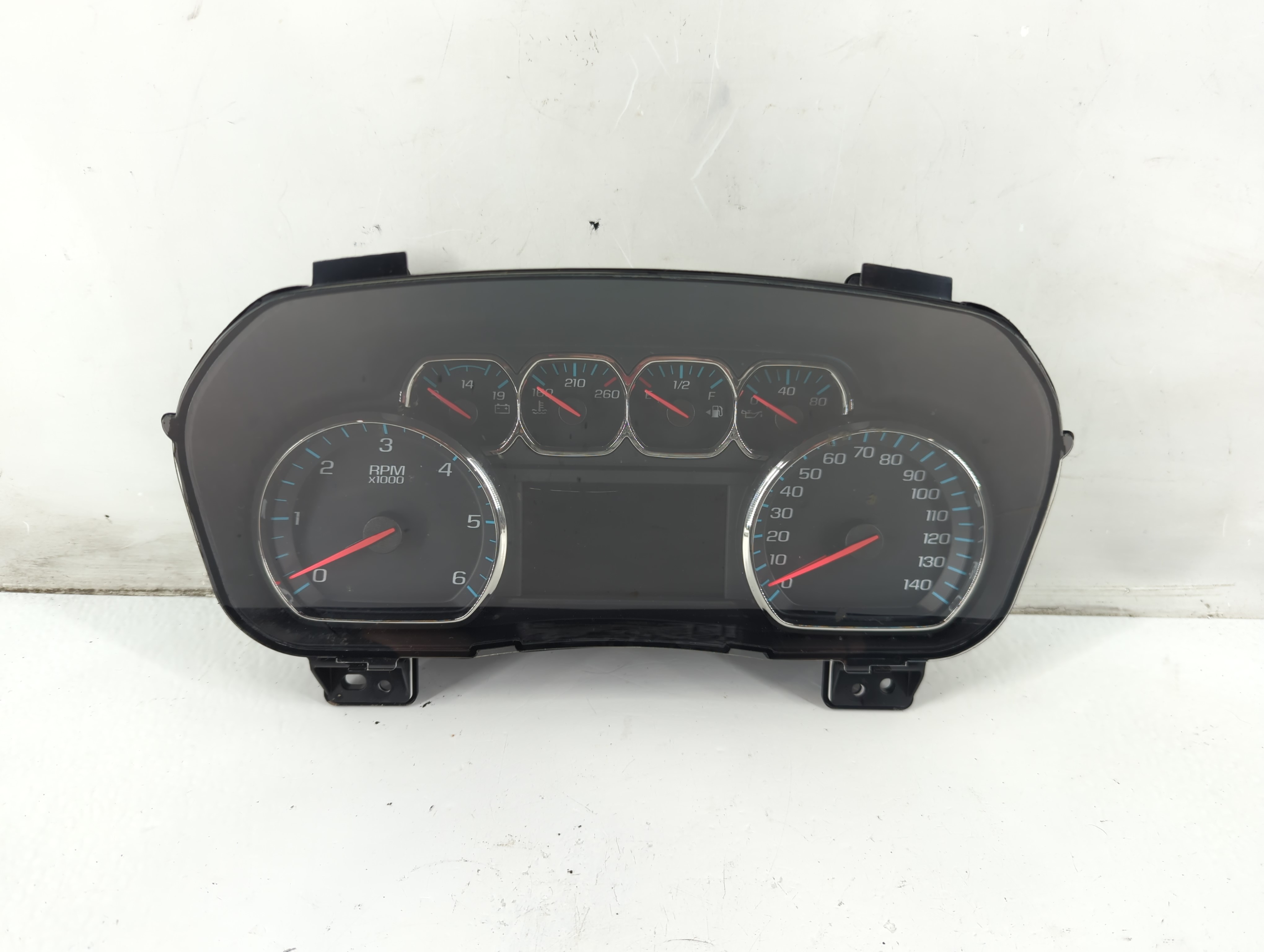 2018-2019 Chevrolet Silverado 1500 Speedometer Instrument Cluster Gauges 1096917 - Oemusedautoparts1.com