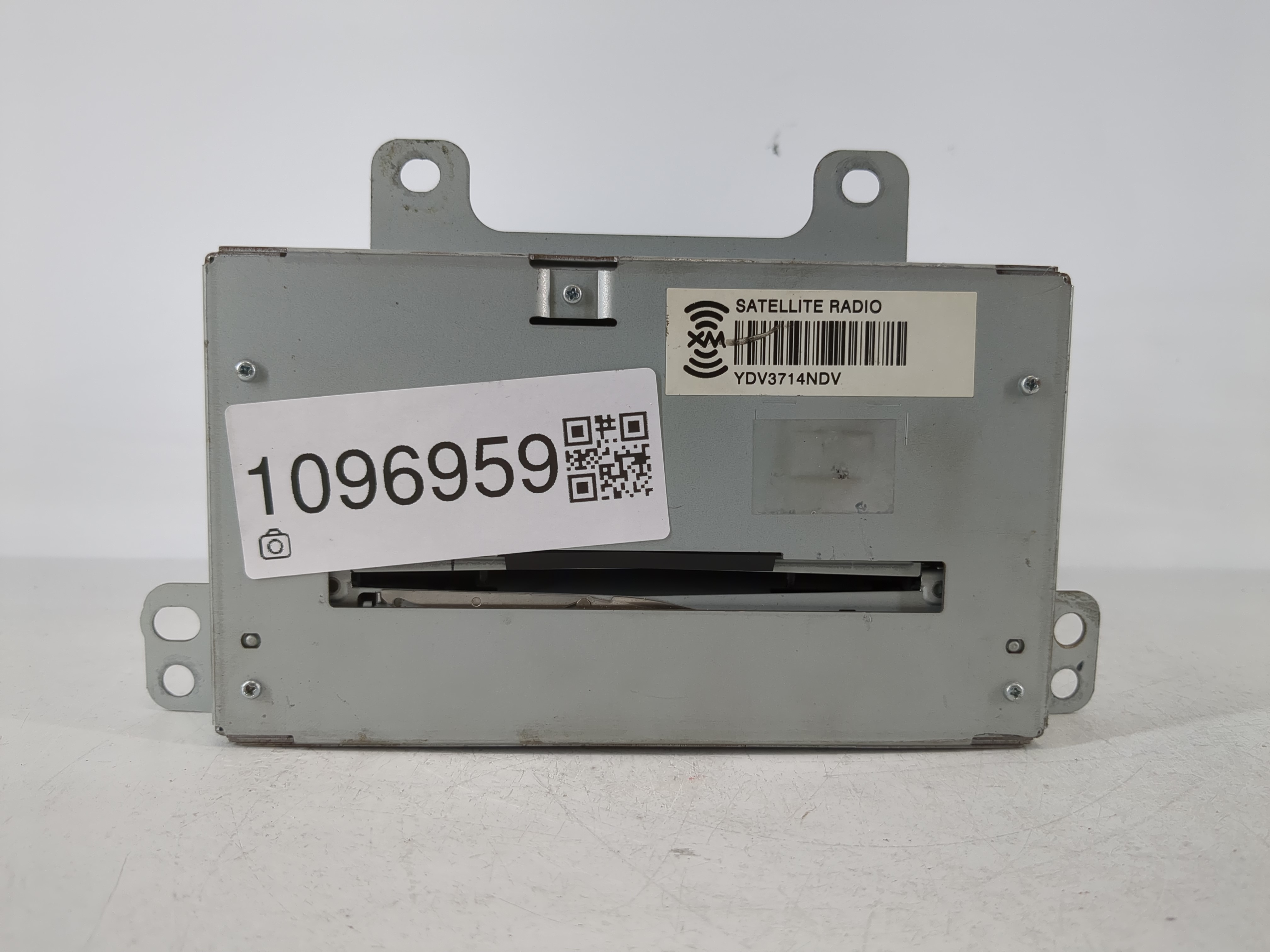 2012-2013 Cadillac Cts Am Fm Cd Player Radio Receiver 1096959 - Oemusedautoparts1.com