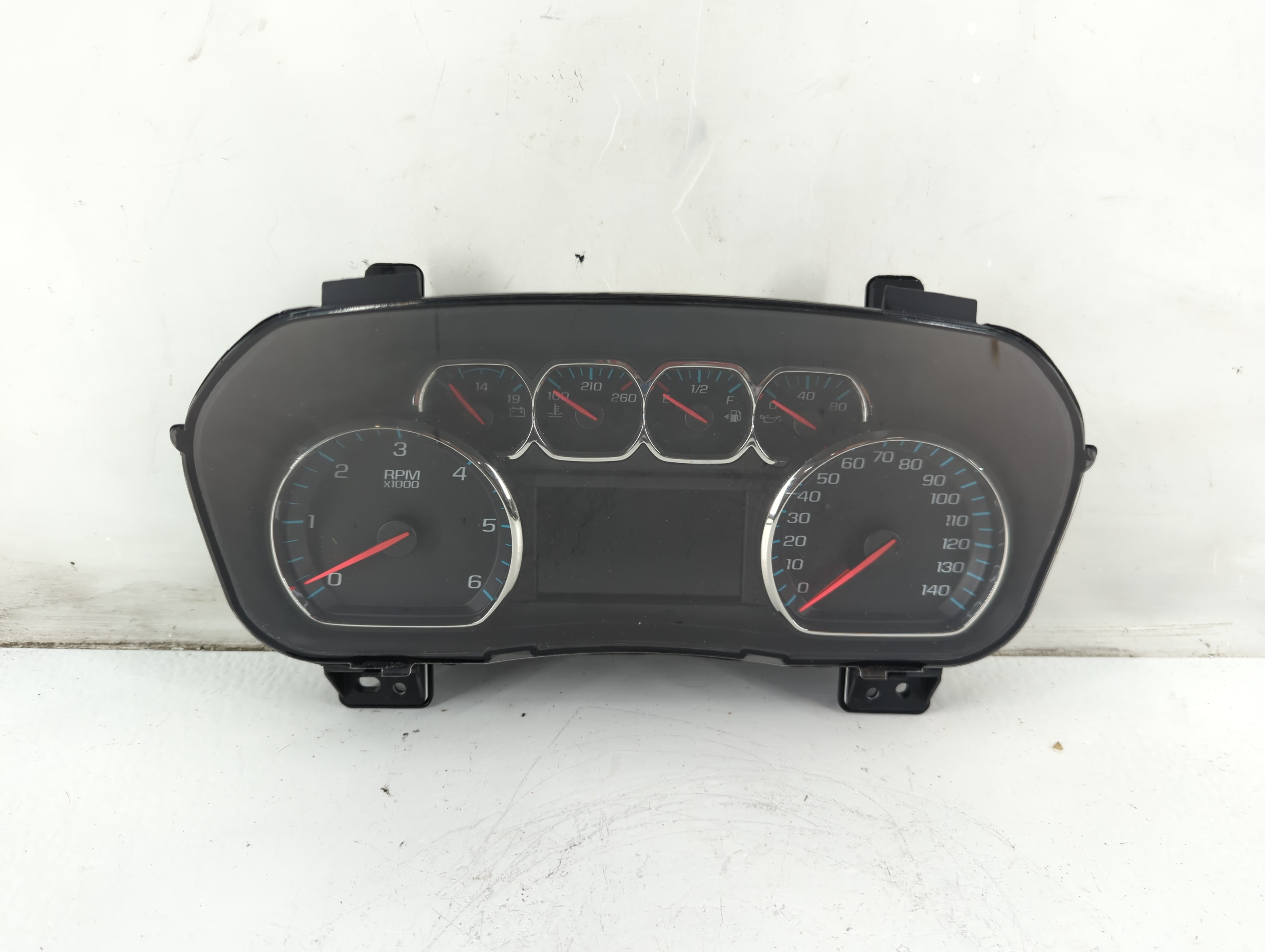 2018-2018 Chevrolet Silverado 1500 Speedometer Instrument Cluster Gauges 1096995 - Oemusedautoparts1.com