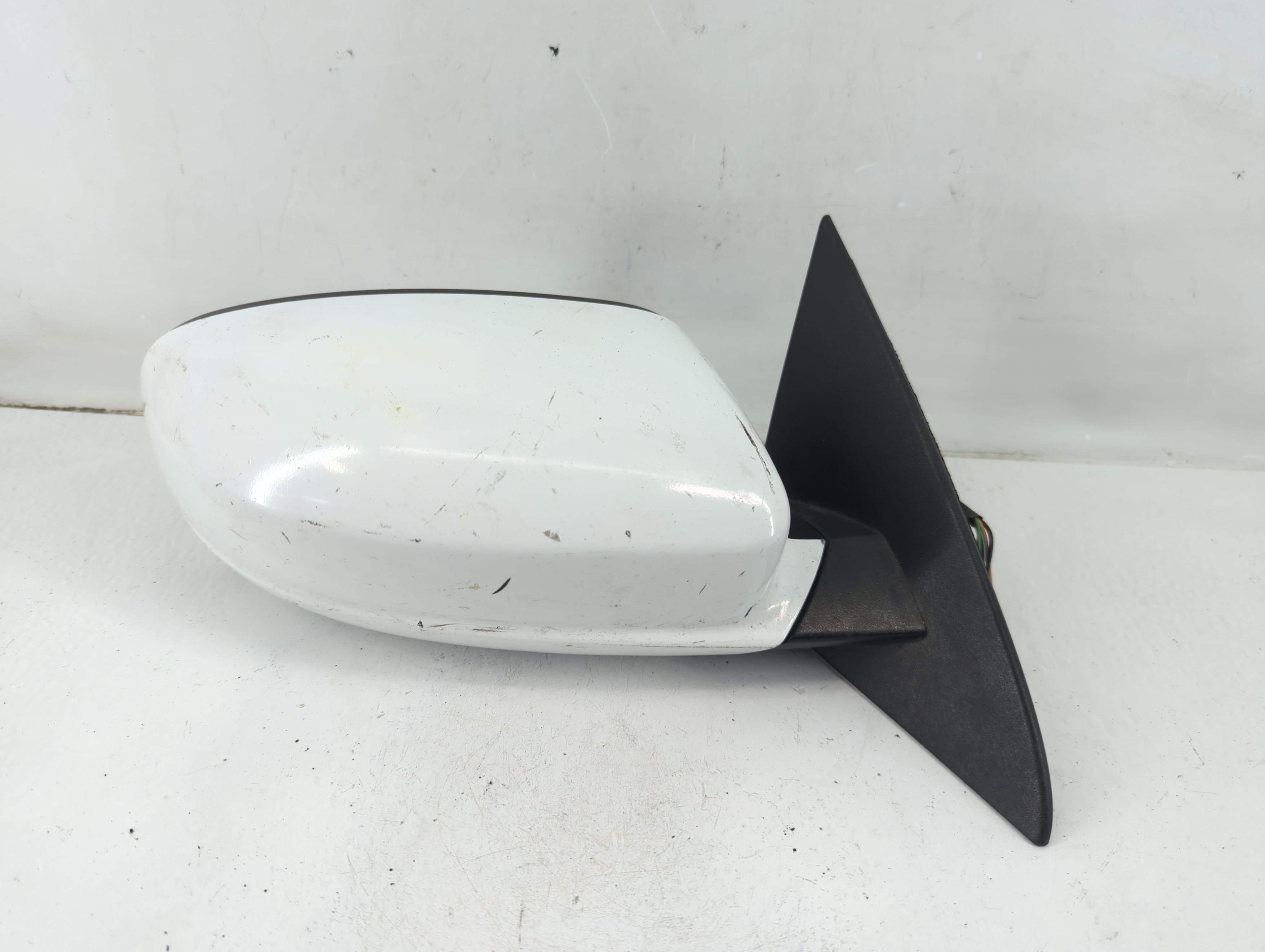 2011-2014 Chrysler 200 Passenger Right Side View Power Door Mirror White 1097038 - Oemusedautoparts1.com