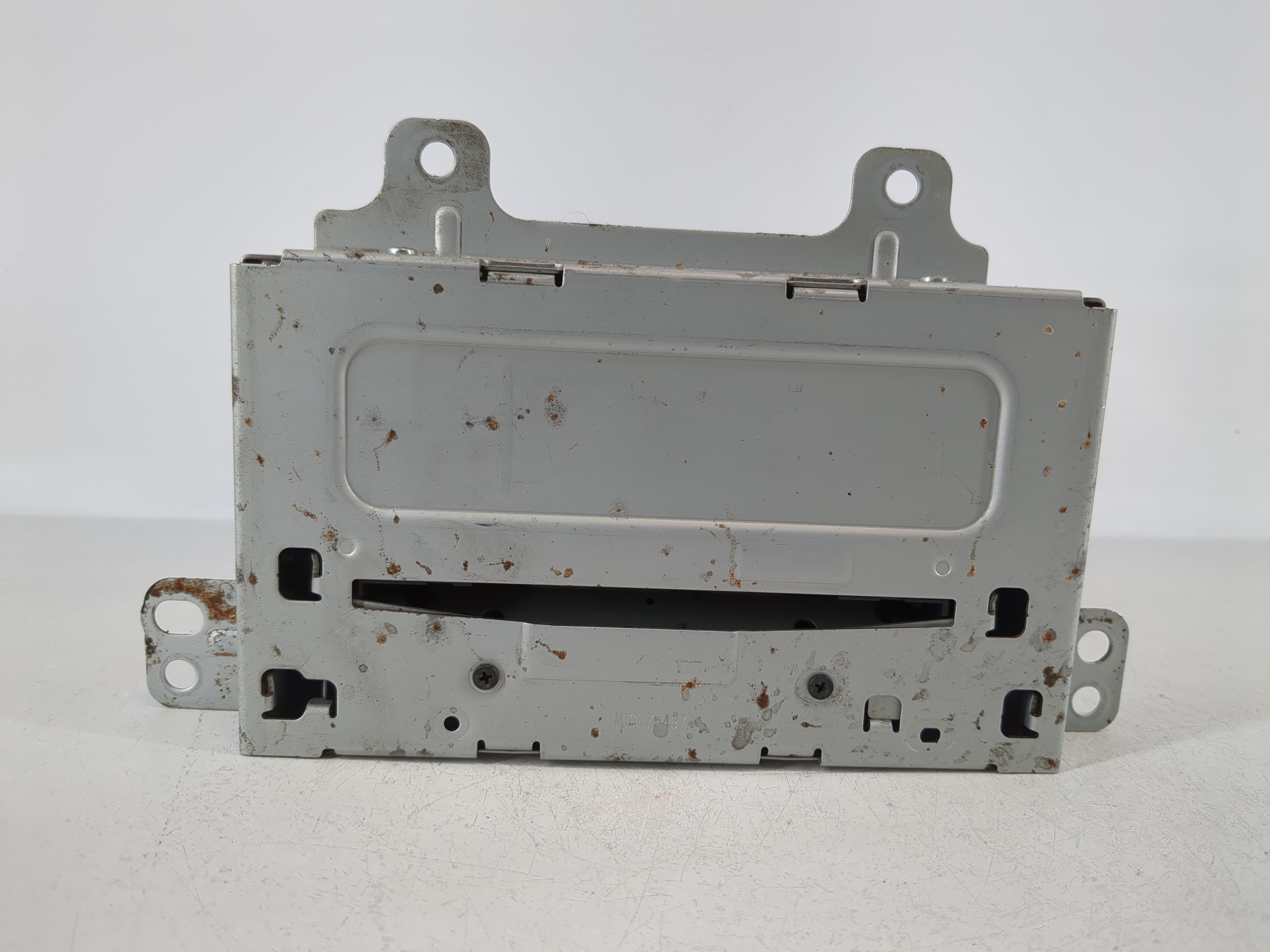 2011-2011 Chevrolet Cruze Am Fm Cd Player Radio Receiver 1097057 - Oemusedautoparts1.com