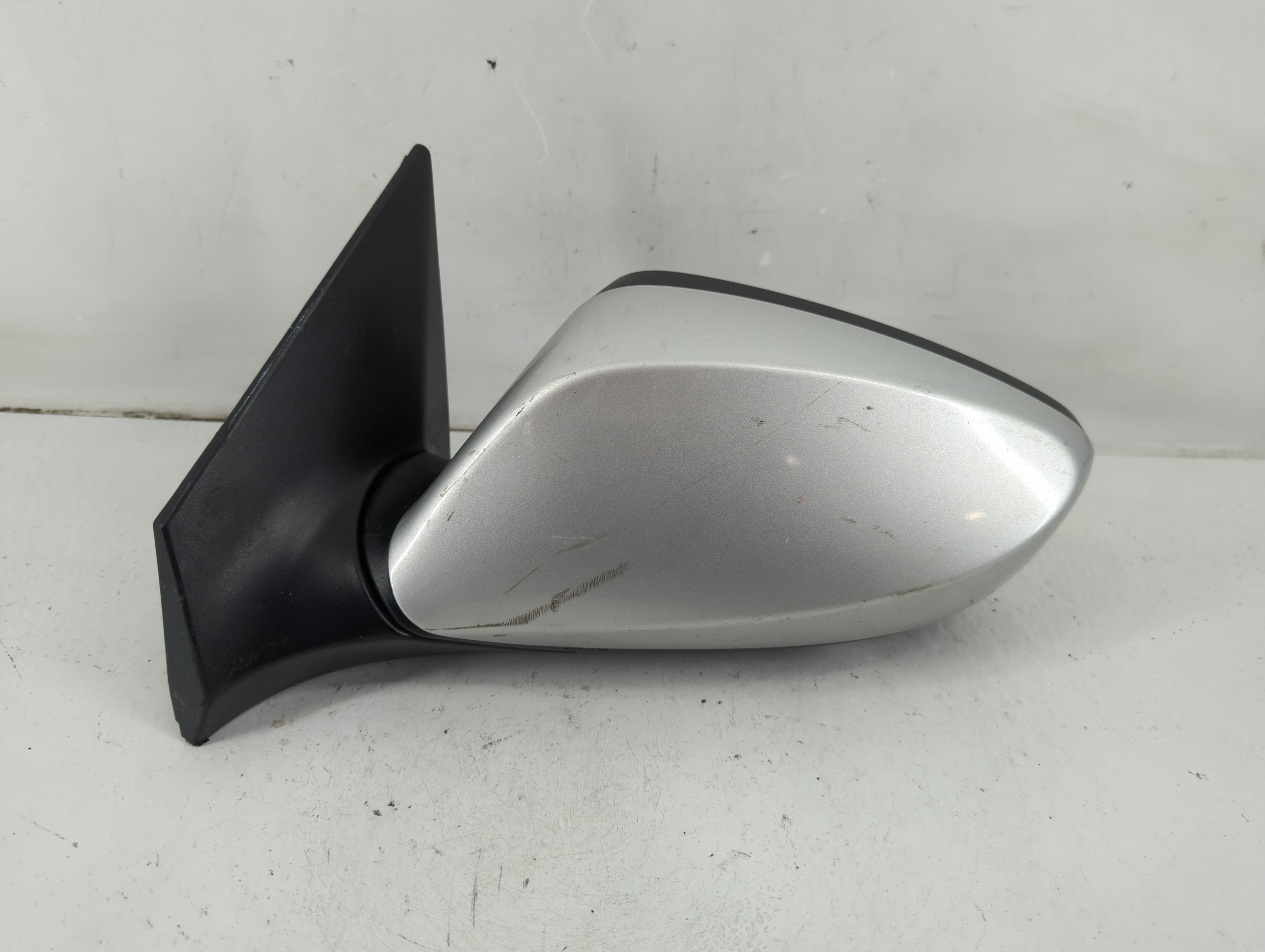 2015-2016 Hyundai Elantra Driver Left Side View Power Door Mirror Silver 1097069 - Oemusedautoparts1.com