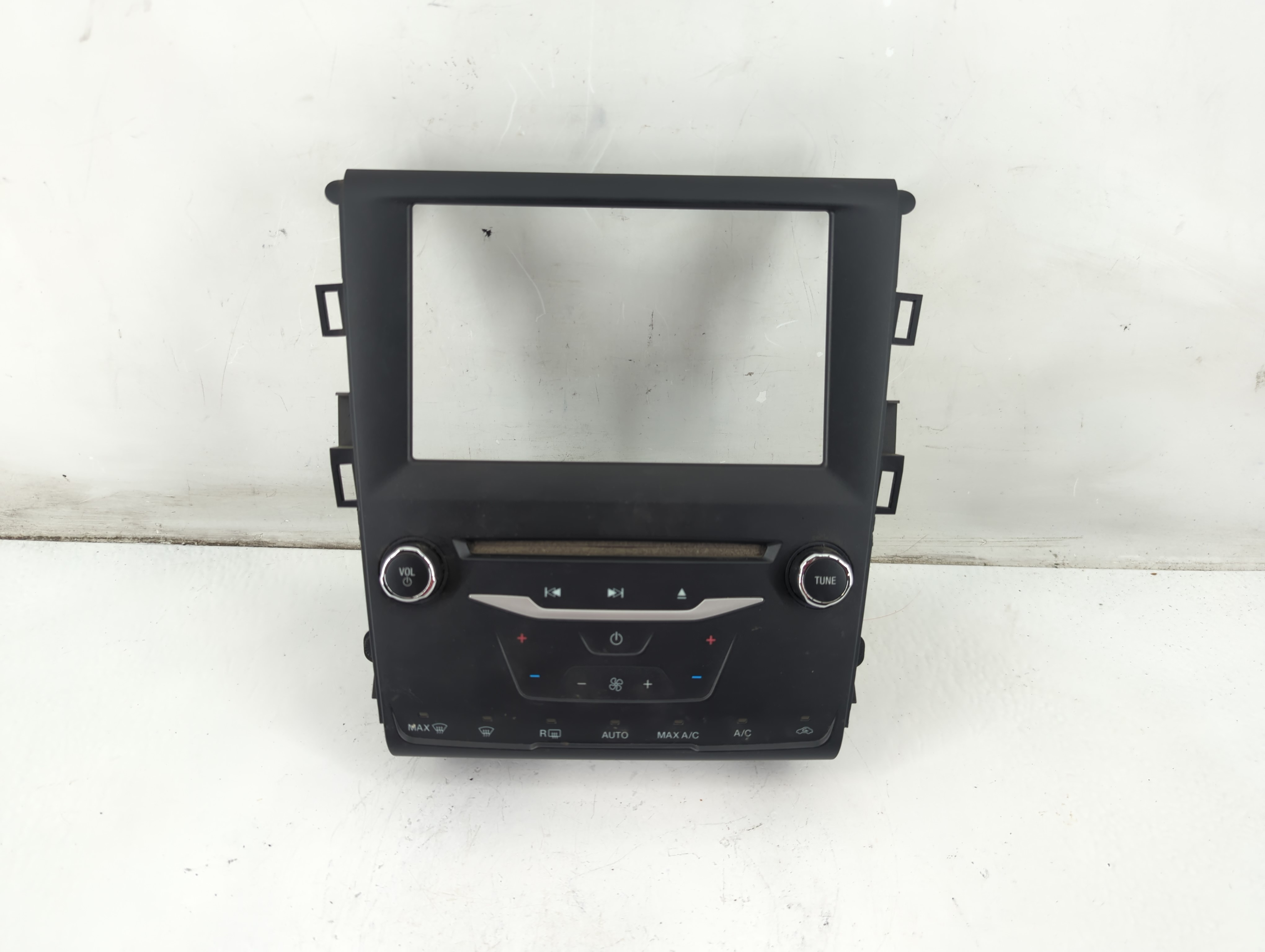 2015-2015 Ford Fusion Am Fm Cd Player Radio Receiver 1097077 - Oemusedautoparts1.com