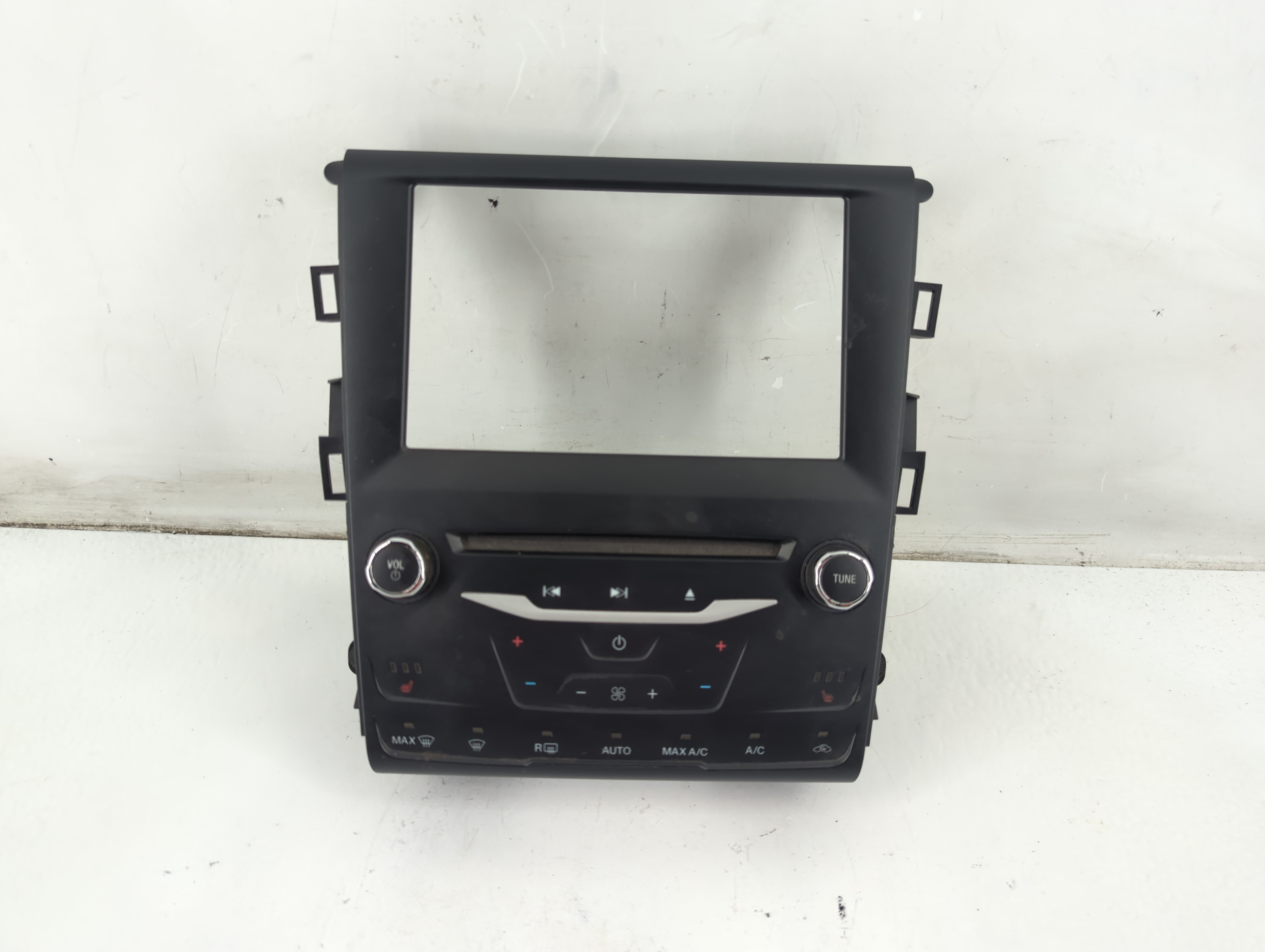 2014-2014 Ford Fusion Am Fm Cd Player Radio Receiver 1097098 - Oemusedautoparts1.com