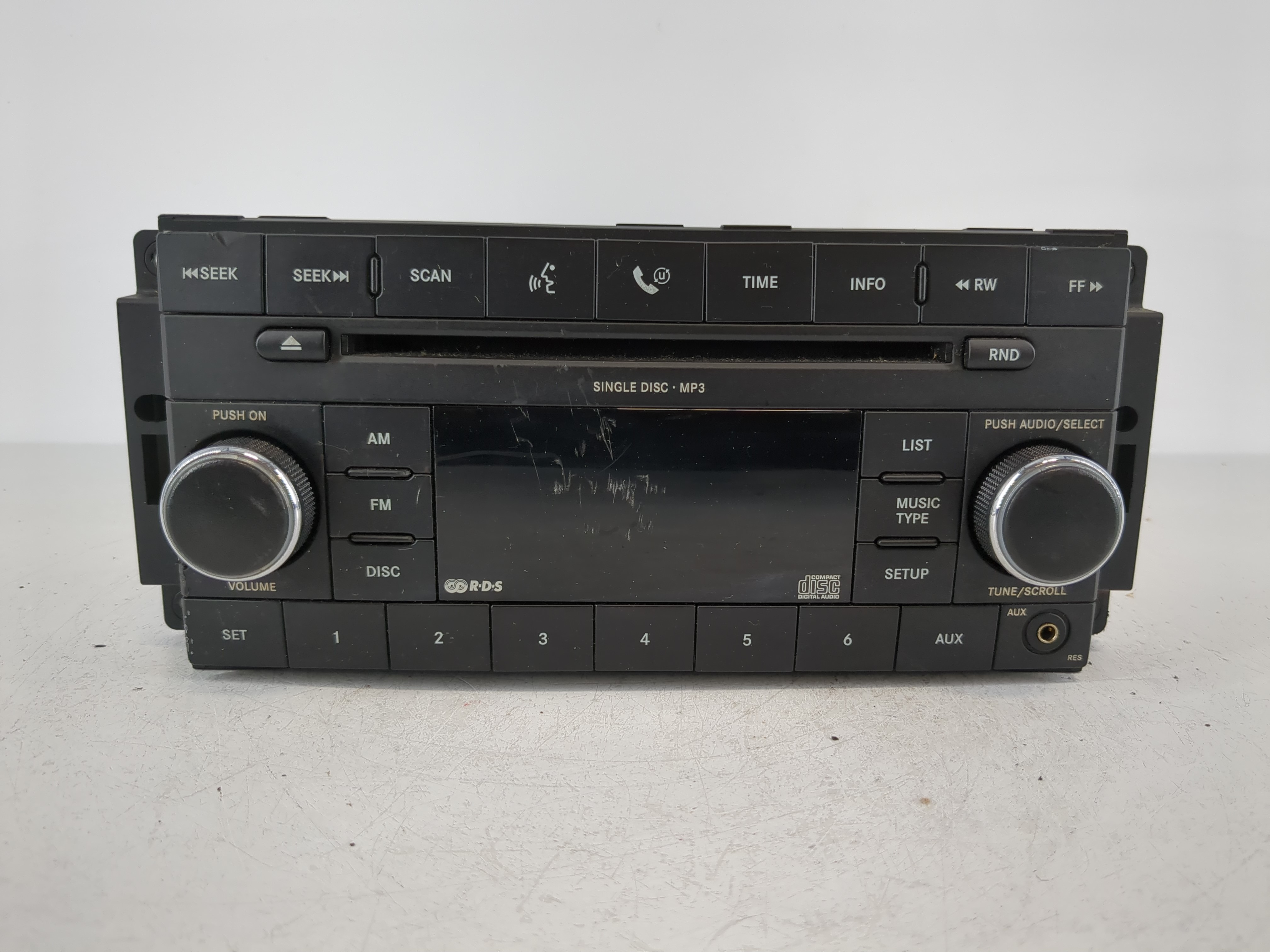 2008-2008 Chrysler Town & Country Am Fm Cd Player Radio Receiver 1097138 - Oemusedautoparts1.com